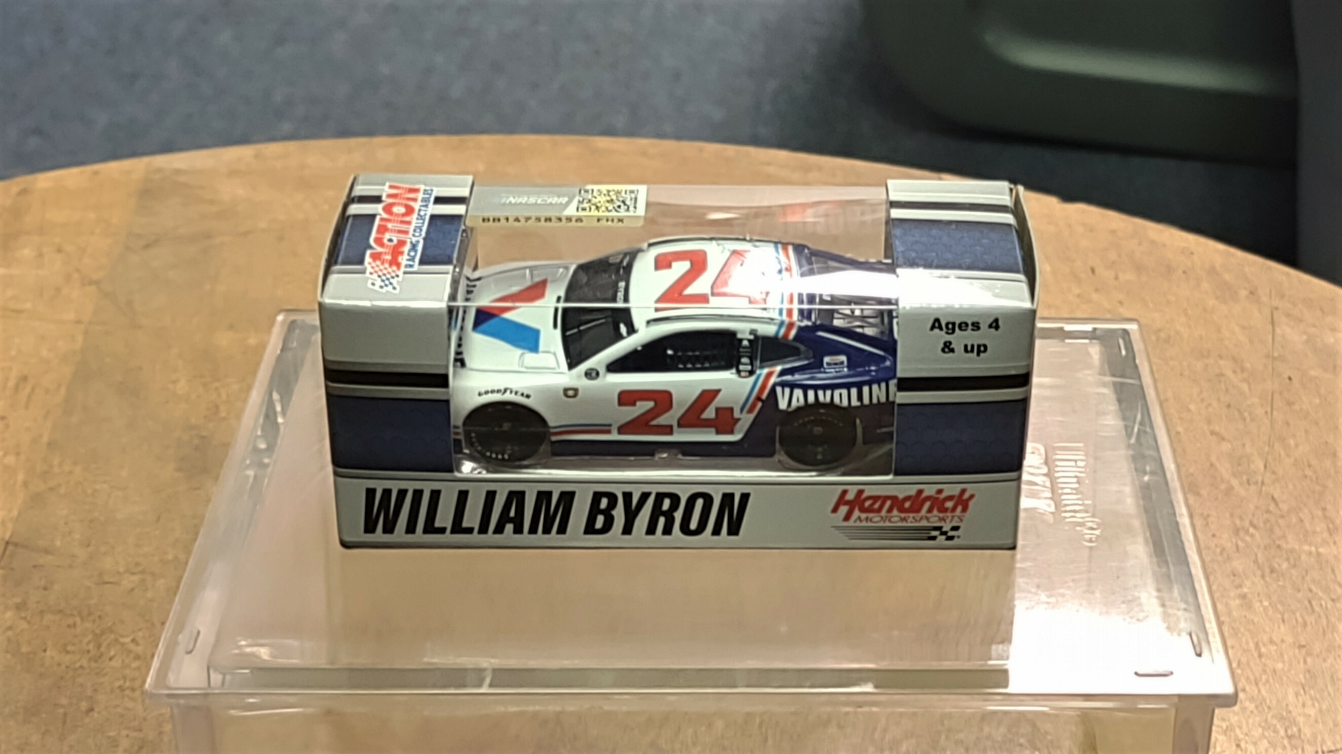 thumbnail image 2 of SalvinosJR 1:24 Scale Model Kit – William Byron #24 Valvoline 2024 Chevy Camaro NASCAR Stock Car – Unassembled 2 of 3