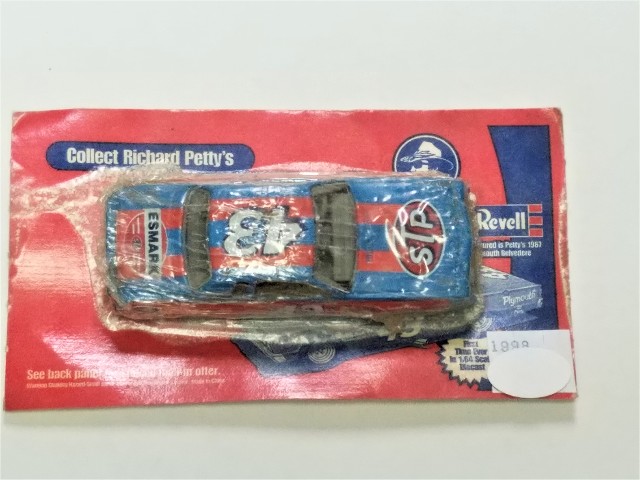1998 Revell Wisk Promo 1:64 #43 Richard Petty STP Esmark 1967 Plymouth Belvedere