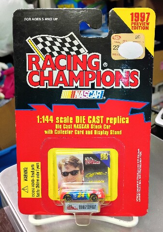 1997 Preview Edition Racing Champions 1:144 #24 Jeff Gordon/Dupont NOS  N27