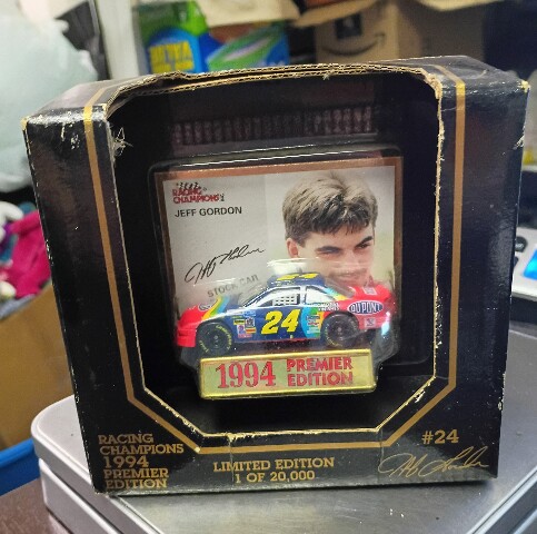 1994 Racing Champions Premier Edition 1:64 Jeff Gordon #24 Dupont /20000 N31
