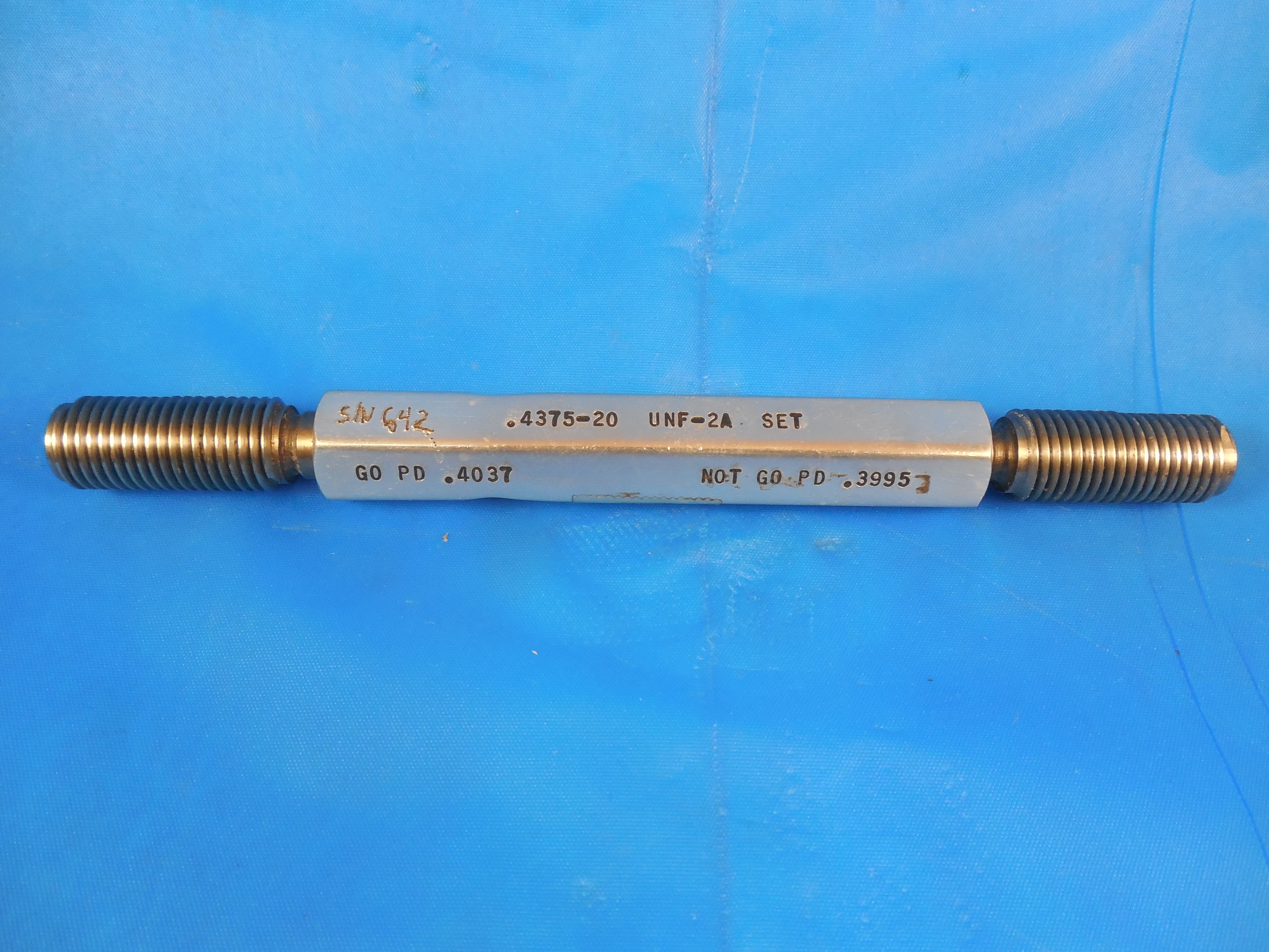 7 16 20 UNF 2A SET THREAD PLUG GAGE 4375 GO NO GO PDS 4037 3995 7-16-20-unf-2a-set-thread-plug-gage-4375-go-no-go-pds-4037-3995