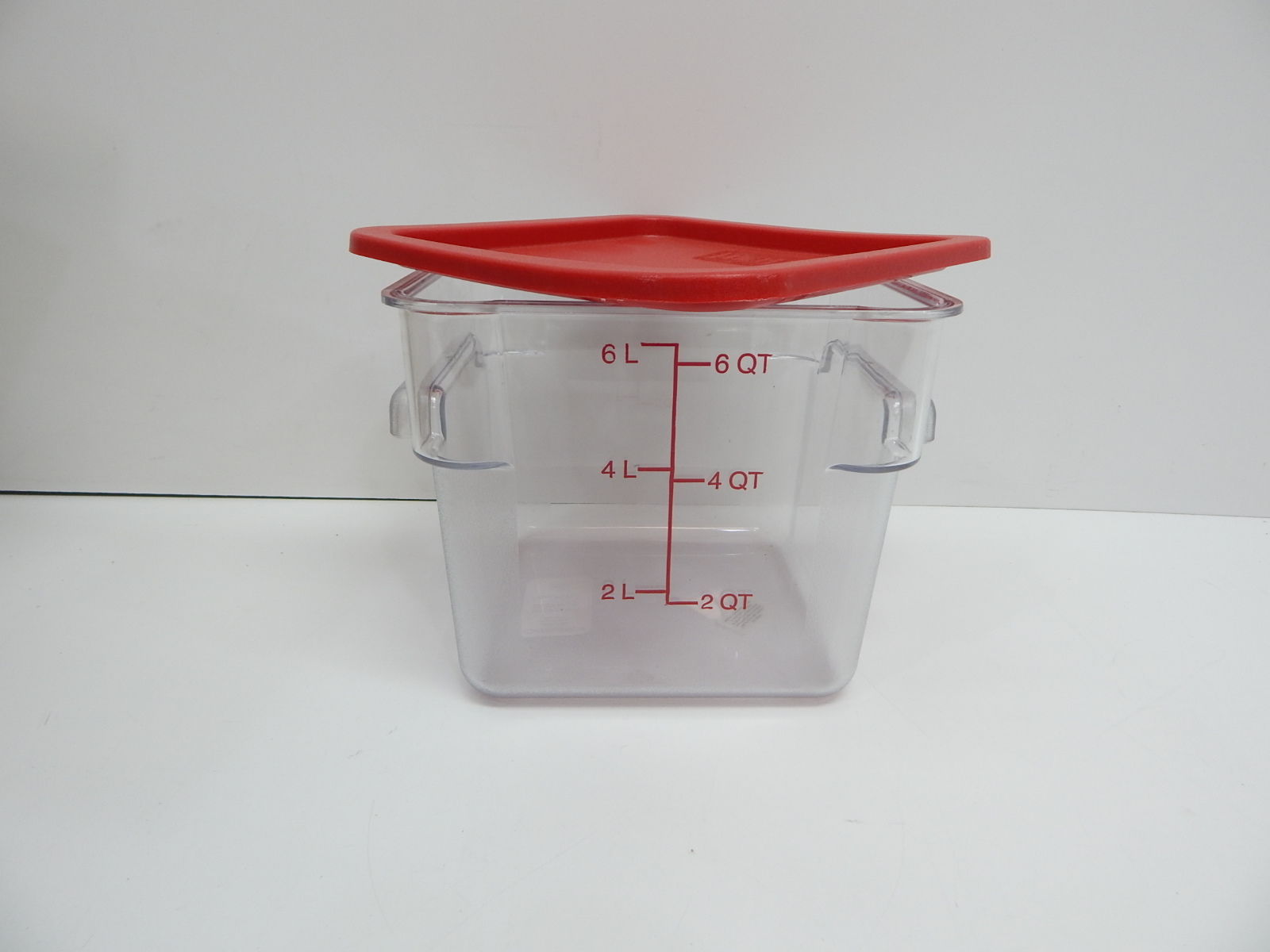 Carlisle 10722 207 Plastic Square Food Storage Container With Lid 6 Quart Red