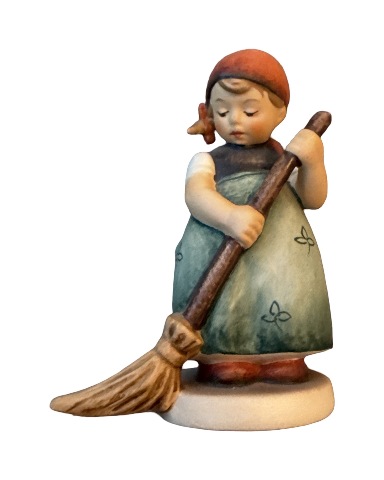 Goebel Hummel Girl with a Broom Figurine in Box 729