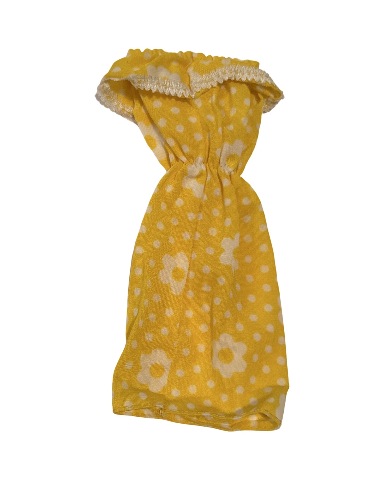 Vintage Barbie white fur coat. Barbie sized although it is not tagged