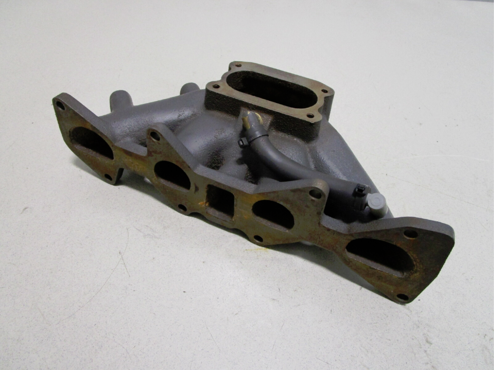 0912470 OMC Cobra 2.3L Ford Stern Drive Intake Manifold