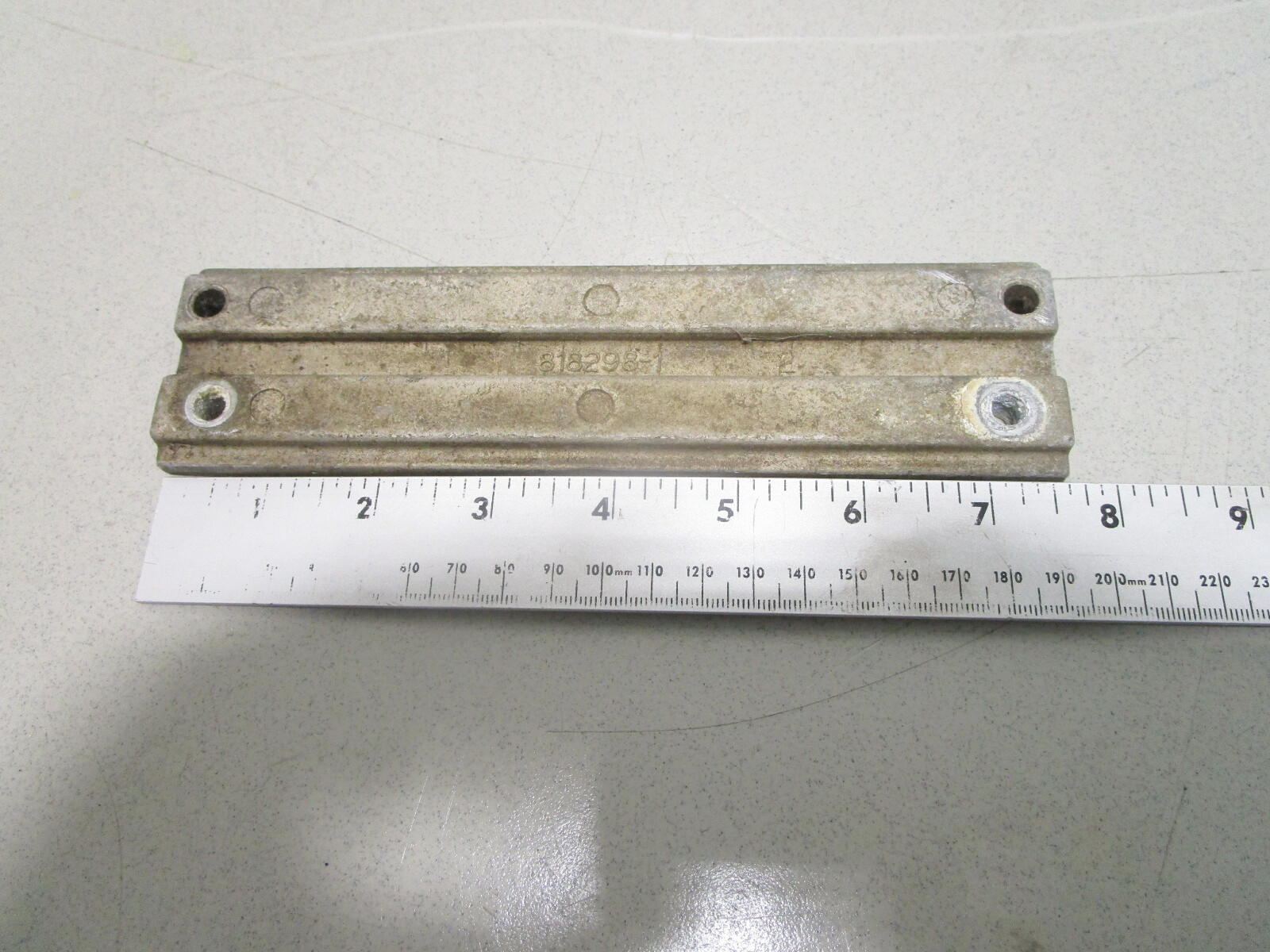 818298Q1 Mercury Mariner 40-300 Hp Outboard Transom Mount Bracket Anode