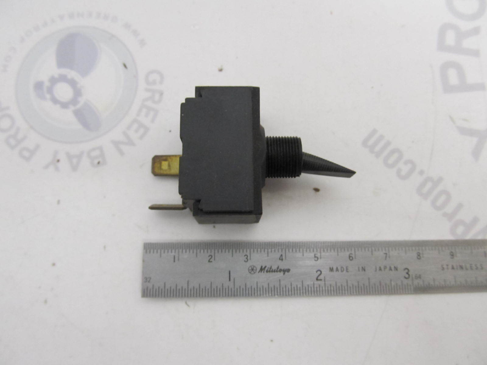 40030 General Marine Toggle Switch "MOM-ON-OFF"  15 Amp Water Resistant NOS