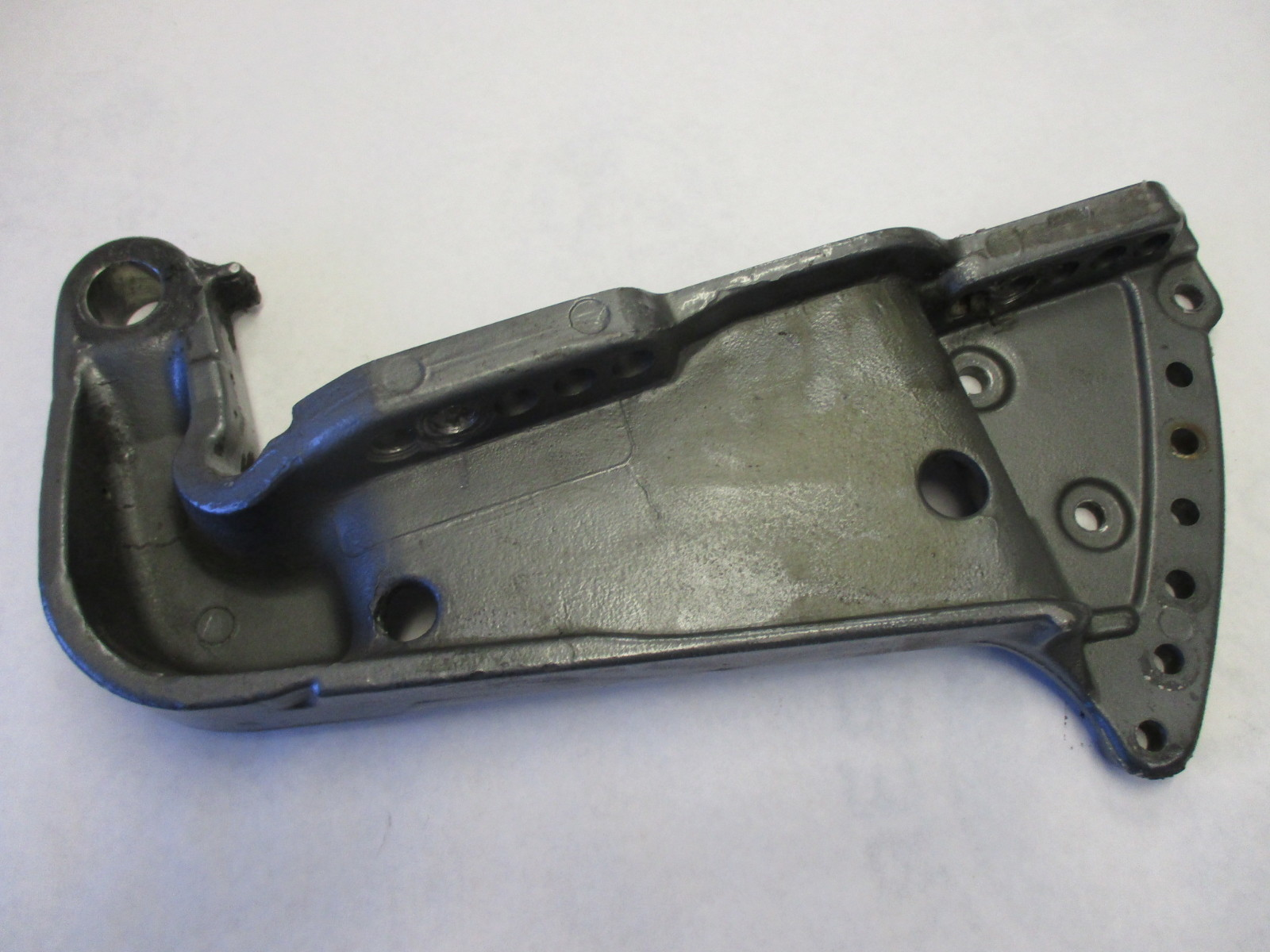 3401-8718A2 Mariner Outboard Starboard Transom Bracket Gray