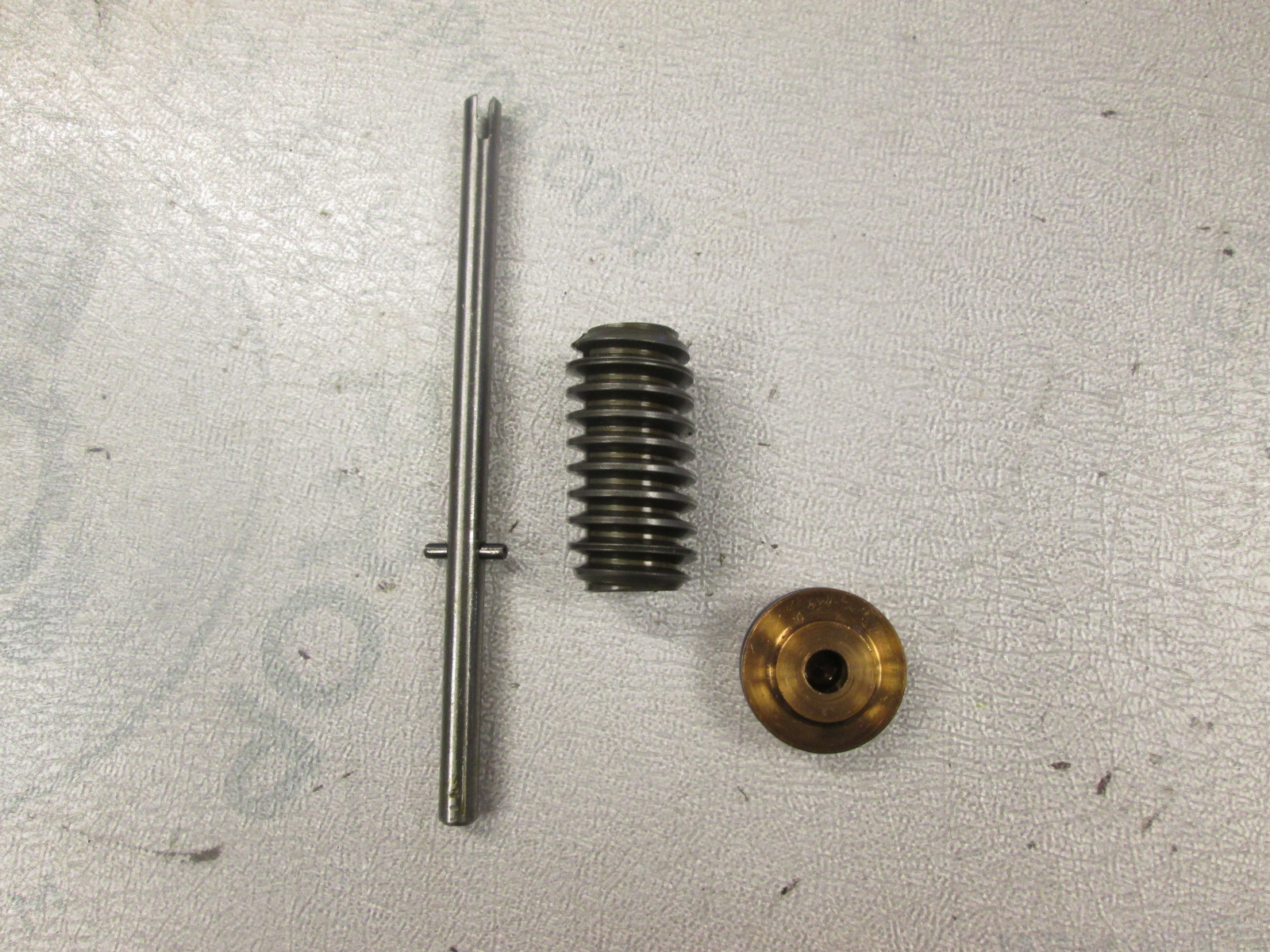 0308725, 0310613 OMC Stringer Tilt Worm Shaft, Gear & Bushing 0308631