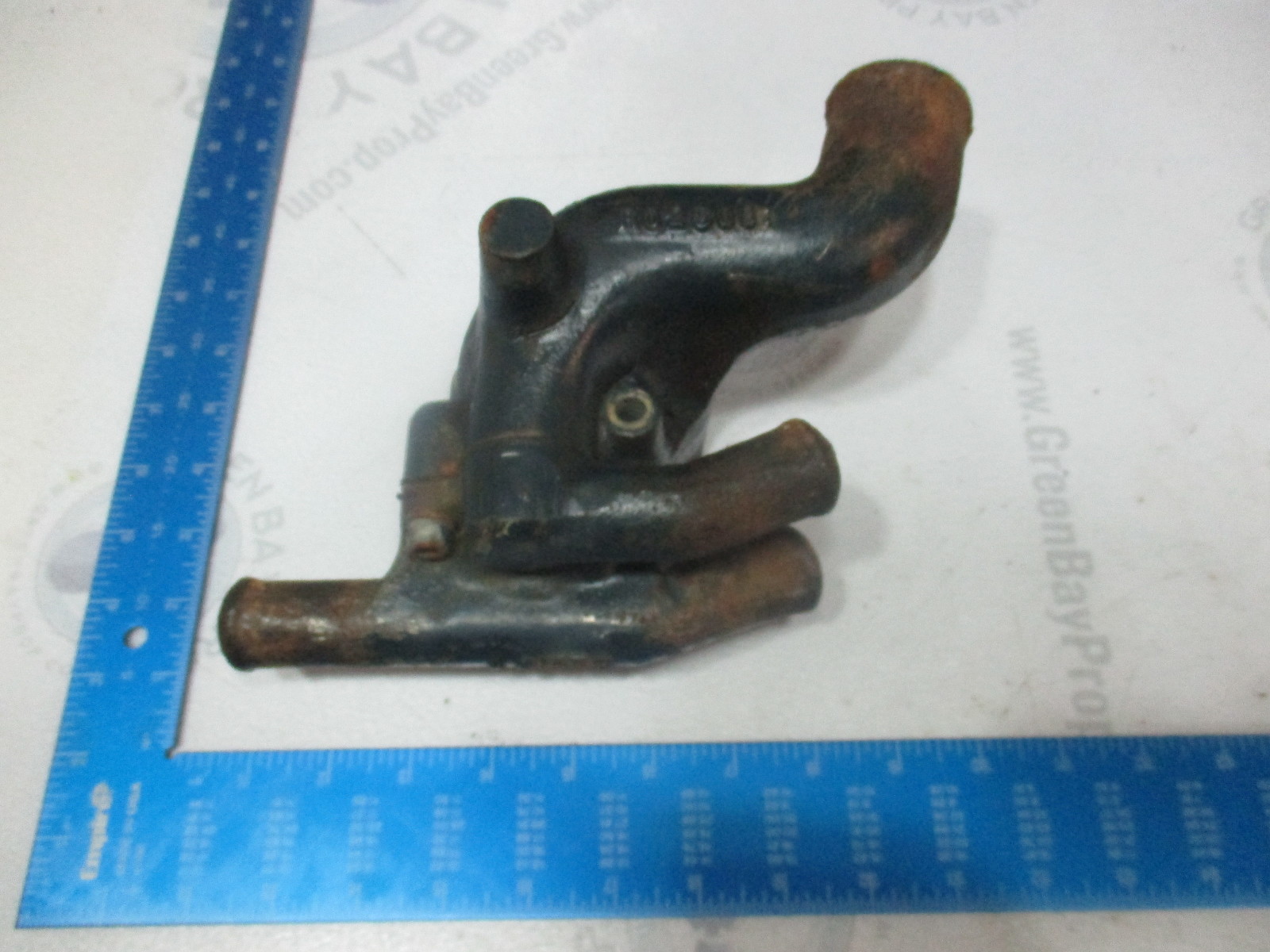 R025001 261178 Pleasurecraft Ford 302 V8 Marine Engine Thermostat