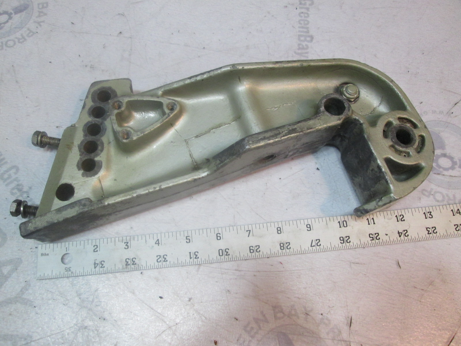 315994 0315994 Evinrude Johnson Outboard STBD Stern Bracket 85-125 Hp 1969-72