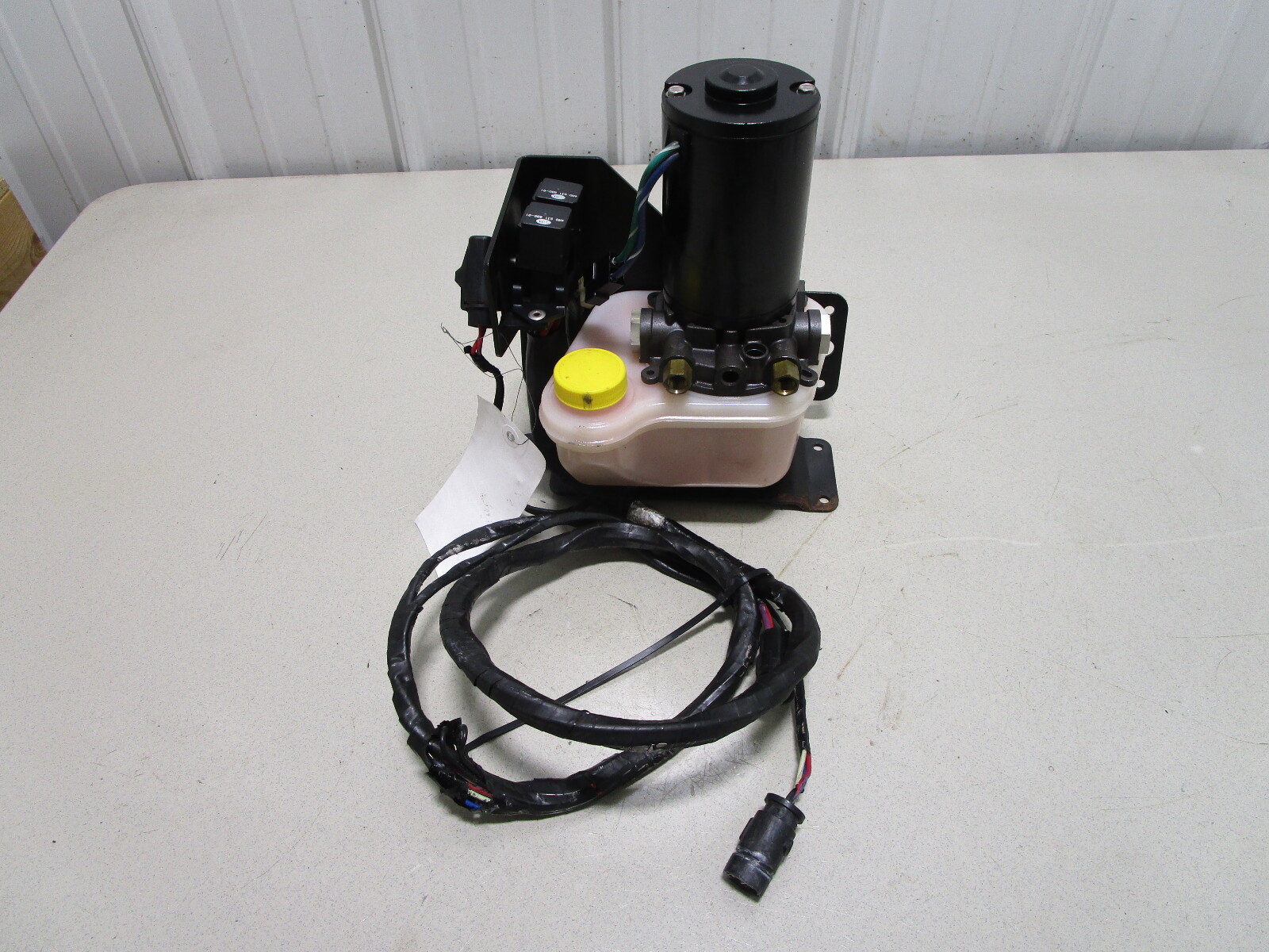 3819846 Volvo Penta SX-M Stern Drive Power Trim Tilt Motor Pump