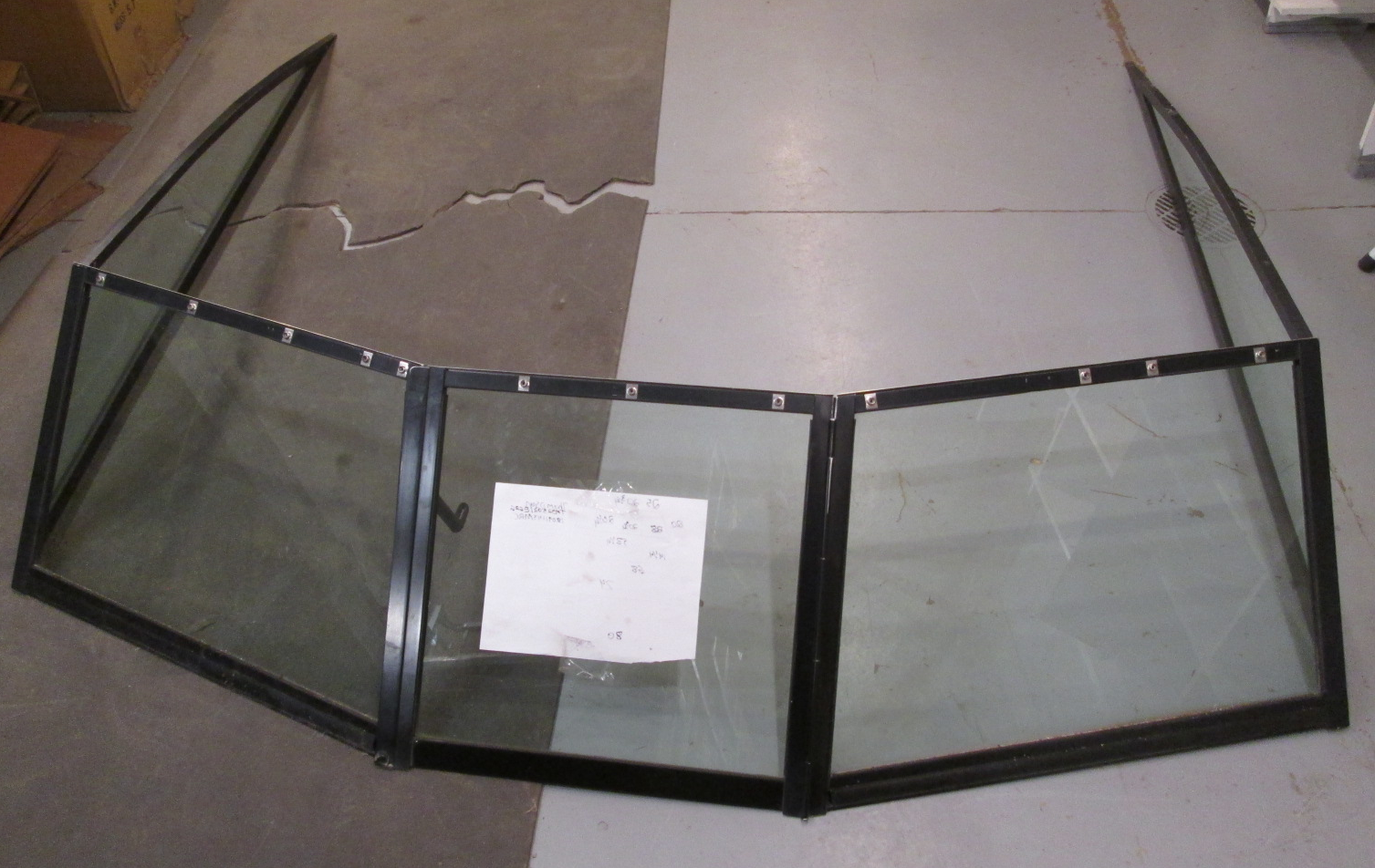 1986 Thompson 185 I/O Boat Windshield Walk Through