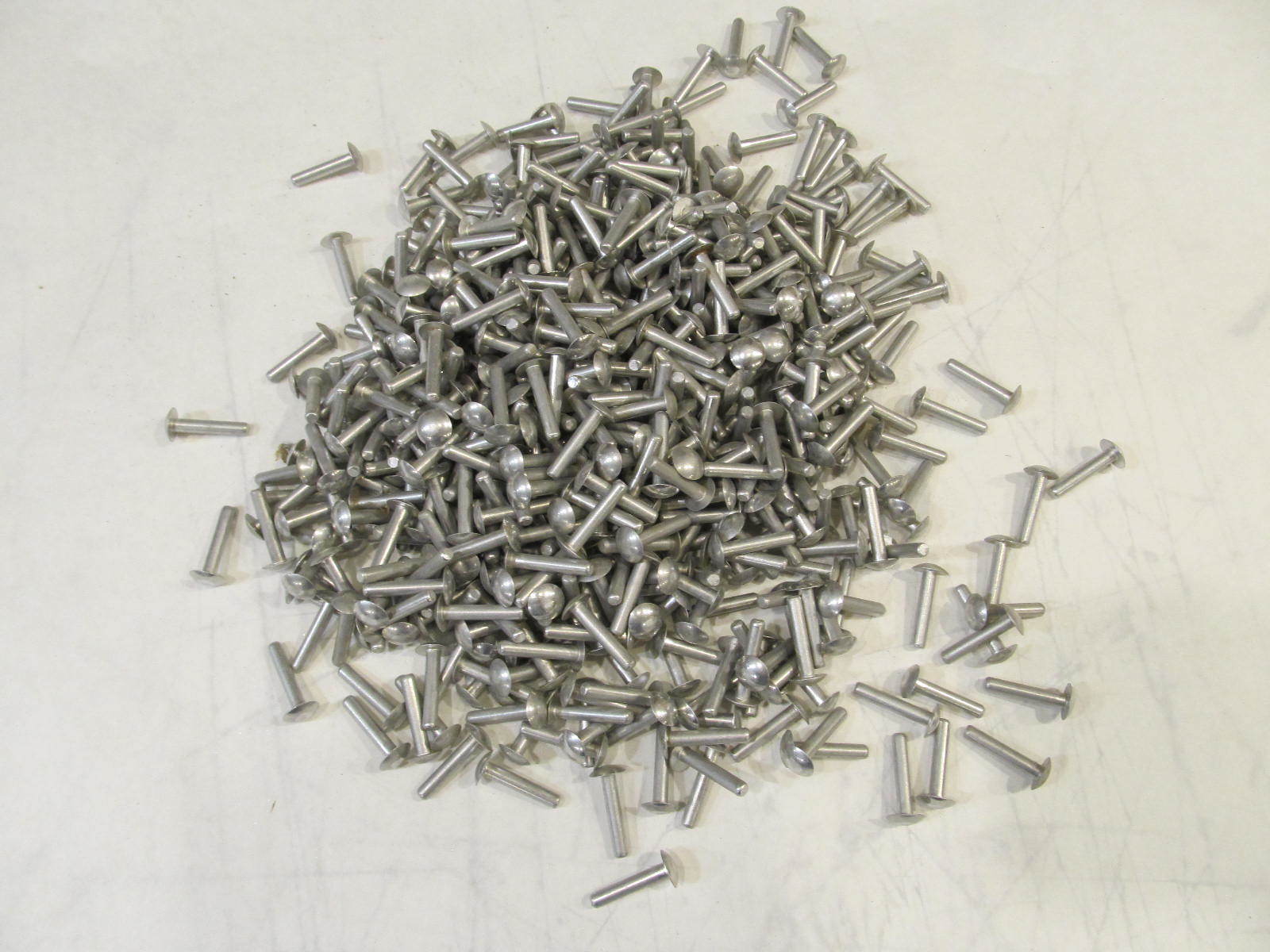 3/16 x 1" Aluminum Round Dome Truss Head Solid Rivets Bx 550 Steampunk