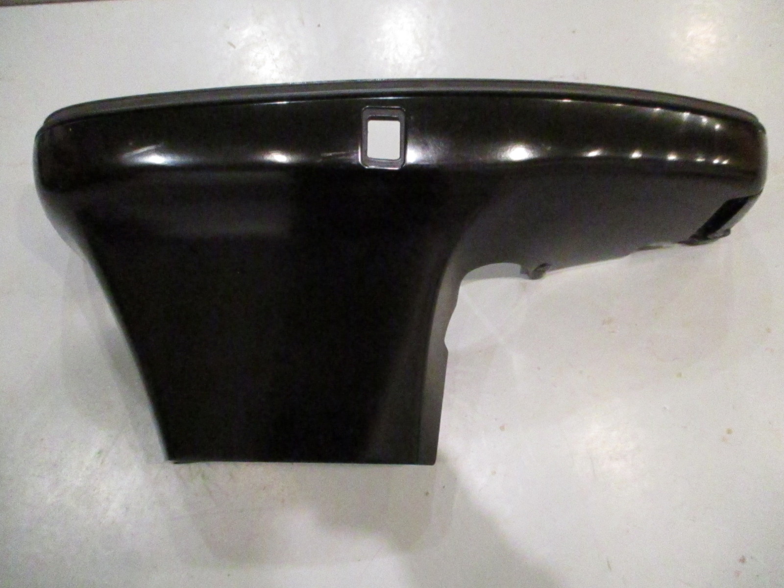 828045A1 Mercury Outboard STBD Right Black Bottom Lower Cowl 135-200 Hp