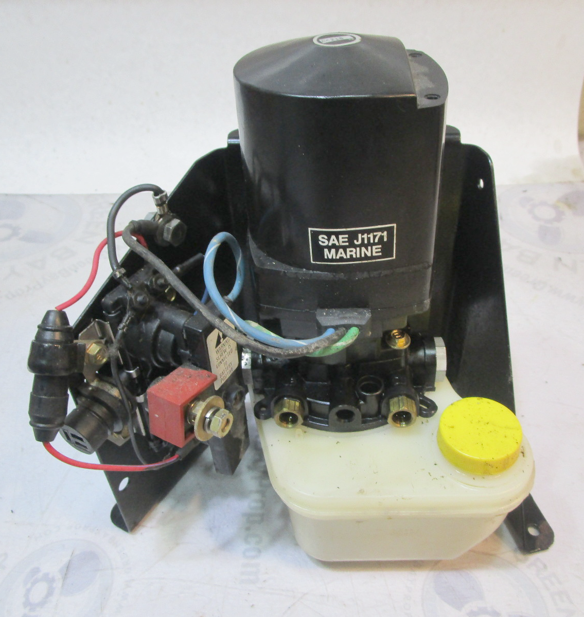 14336A9 Mercruiser Alpha One Gen II Trim Tilt Hydraulic Pump & Bracket