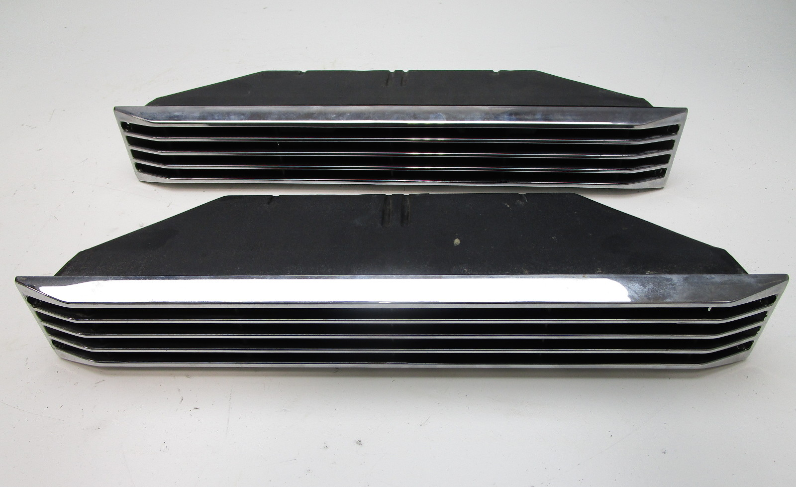 1995 Lund Tyee 1850 Grand Sport Blower Vent Chrome Plastic 17.25" x 2.5