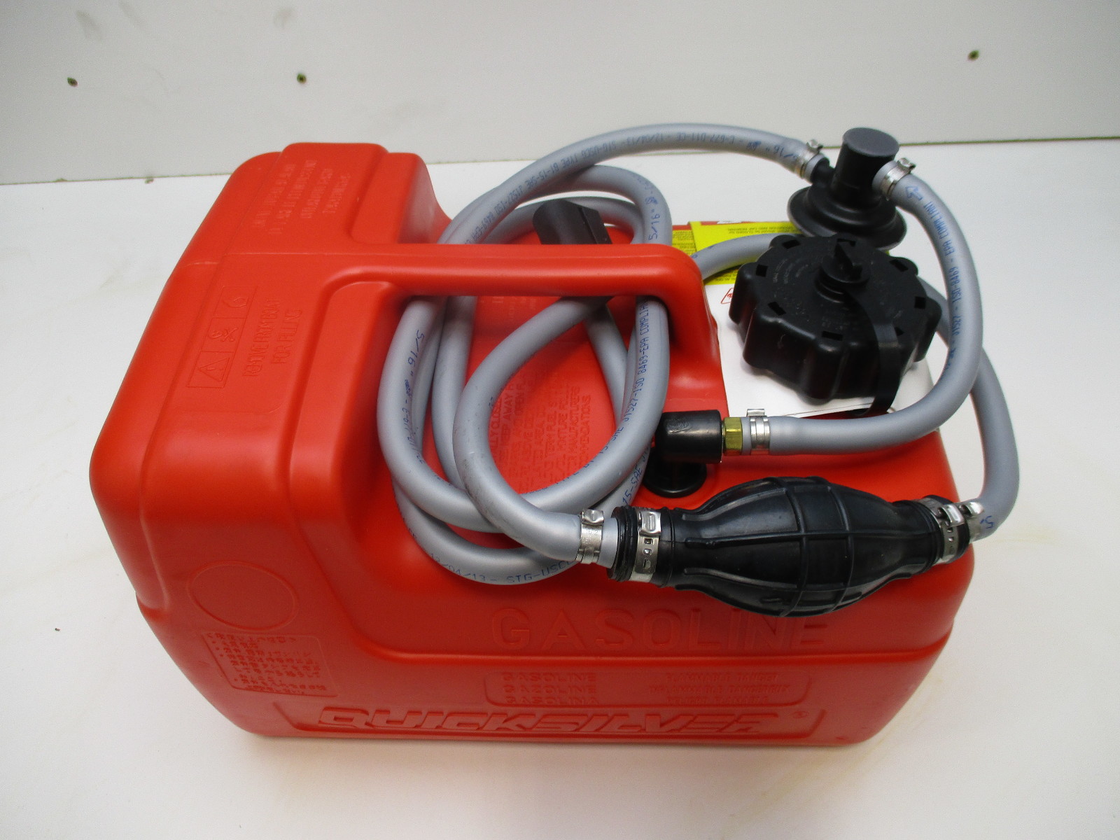 8M0060610 Plastic Marine Boat Red Remote Portable Gas Tank 3 Gallons Quicksilver 8M0060610 Plastic Marine Boat Red Remote Portable Gas Tank 3 Gallons Quicksilver