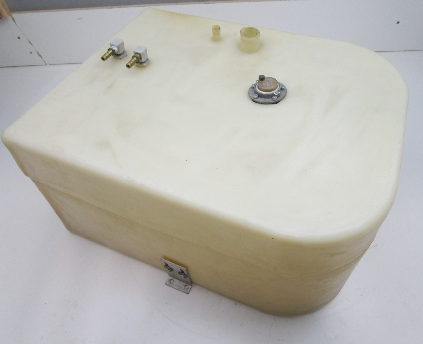 Plastic Marine Boat Gas Tank Fuel Cell 32" L x 18" W x 11 3/4" H Green Bay Propeller & Marine LLC