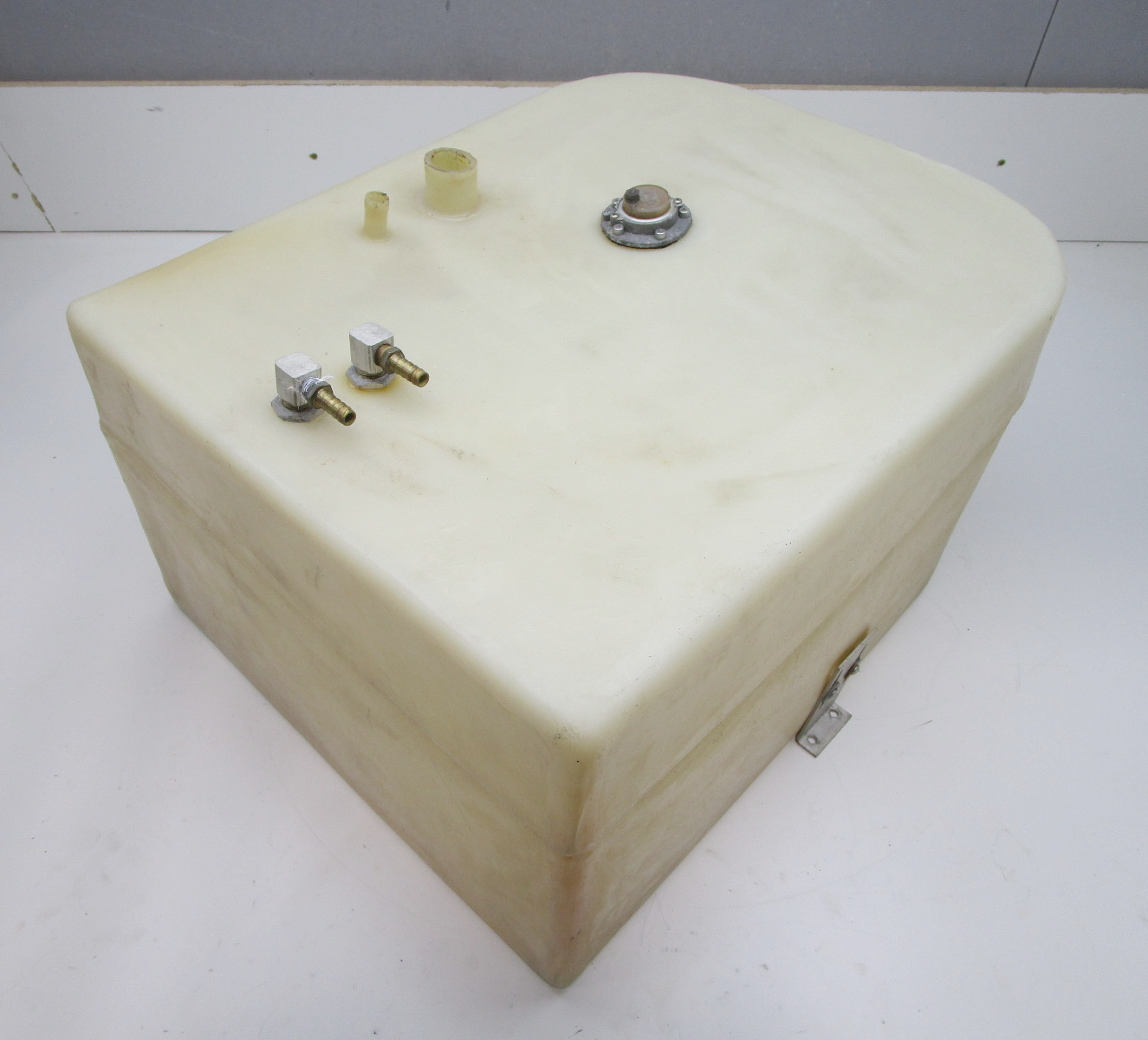 Plastic Marine Boat Gas Tank Fuel Cell 32" L x 18" W x 11 3/4" H