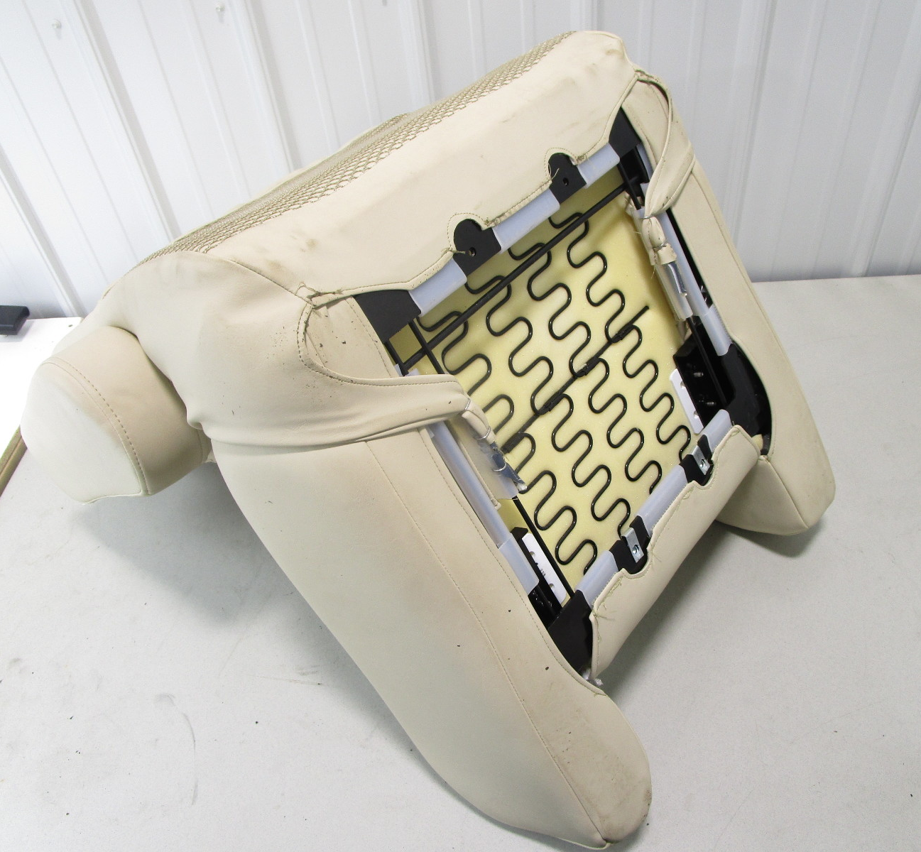 Misty Harbor Pontoon Boat Bolstered Reclining Captain Helm Chair Seat