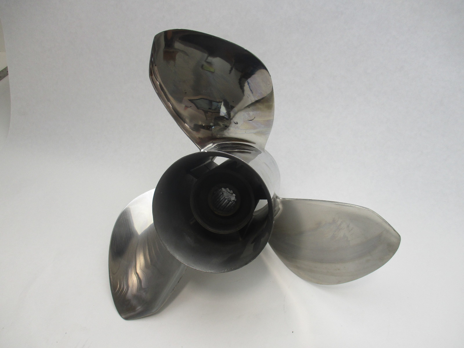 Ballistic 13.5 X 17 Pitch SS Prop for JOHNSON/EVINRUDE/SUZUKI 90-140HP Outboards