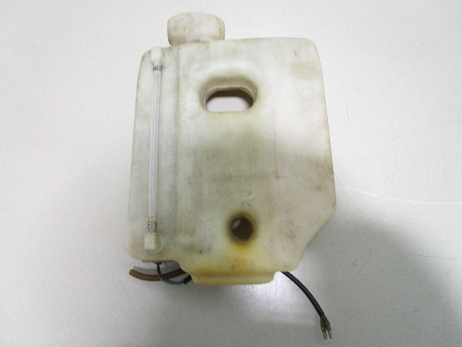 1264812778A1 Mercury Mariner Outboard 40 Hp 4 Cyl Oil Injection Tank