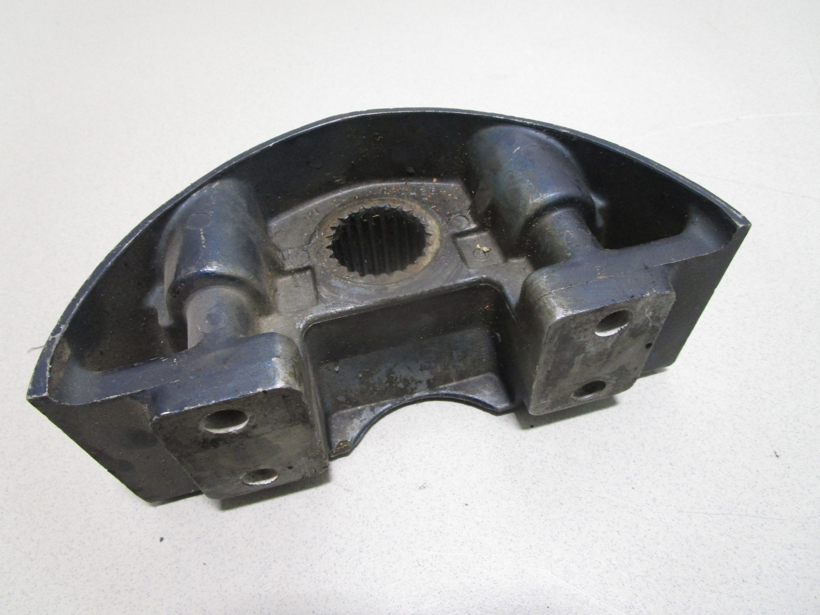 339305 340006 Johnson Evinrude Steering Arm Mount Bracket for 20