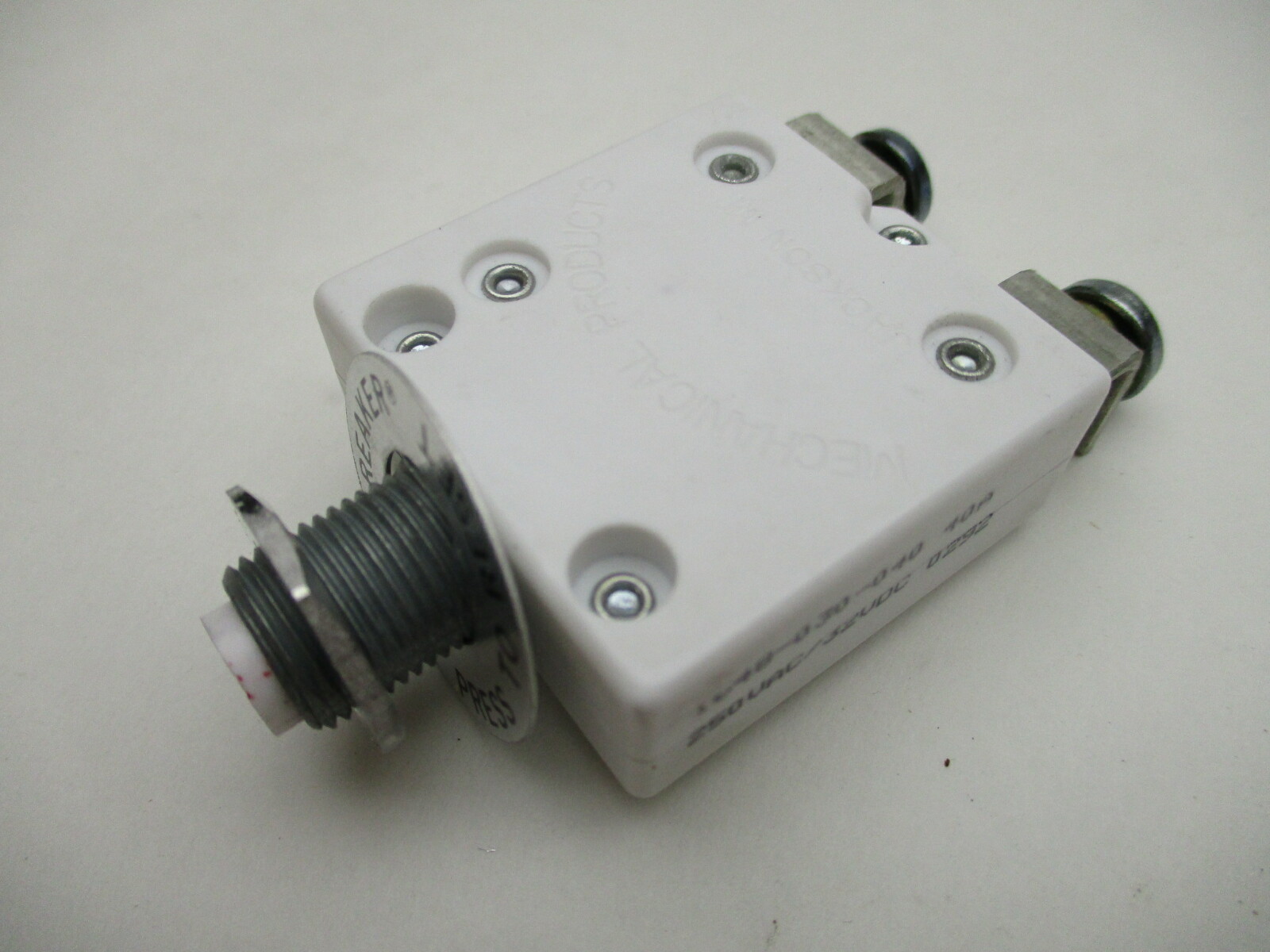 1648030040 Mechanical Products Push Button Mini Circuit Breaker 40 Amp Green Bay Propeller