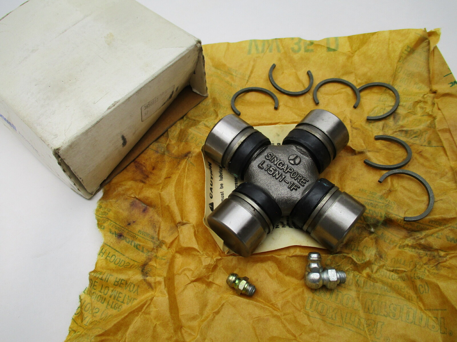 3850812 Rockwell Heavy Duty Universal UJoint Assembly OMC Cobra 3.0L8