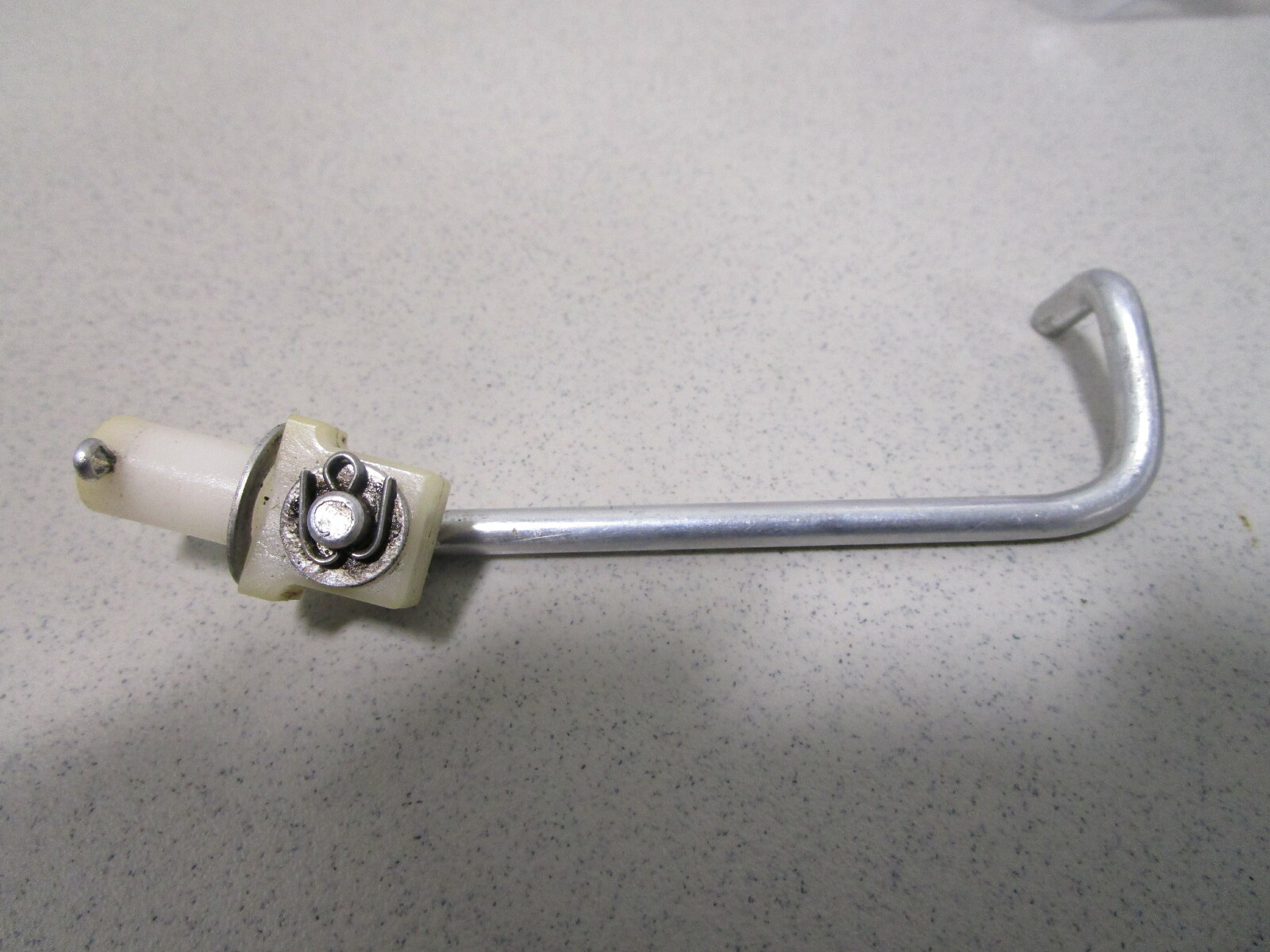 thumbnail interactive-video image 1 of Idle Adjustment Knob, Screw & Retainer Clip – For Johnson/Evinrude/OMC 9.9HP & 15HP Outboards 1 of 3