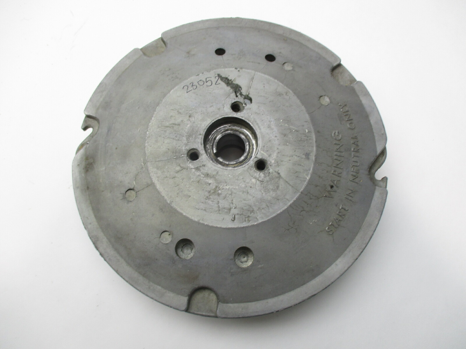 582432, 581216 Flywheel 10/15 Evinrude Johnson 1974 0581216