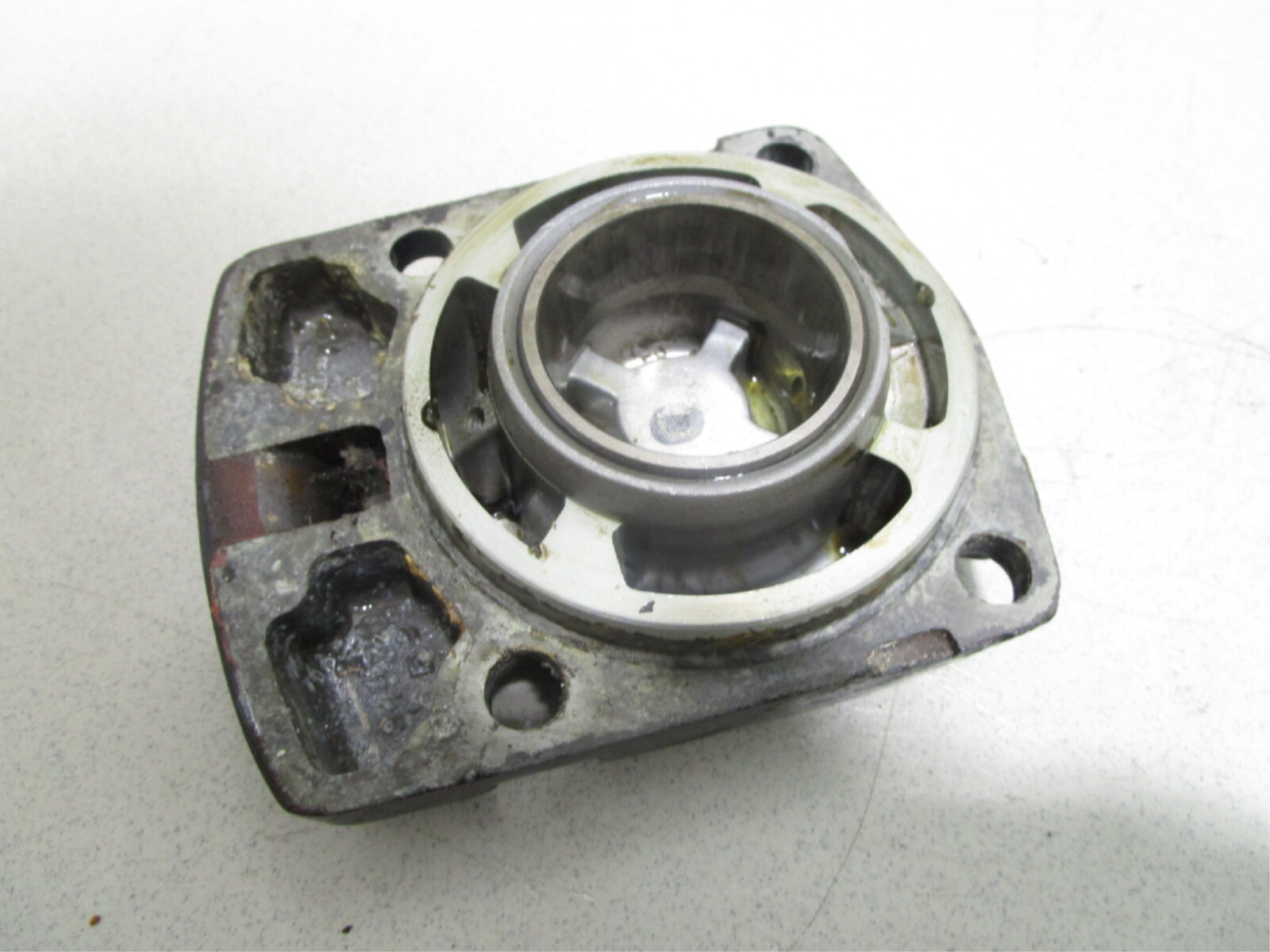 NIB Sierra Mercruiser Bearing Top Cover - MC I R/MR/Alpha I Gen II (31-61100A1 / 21510)