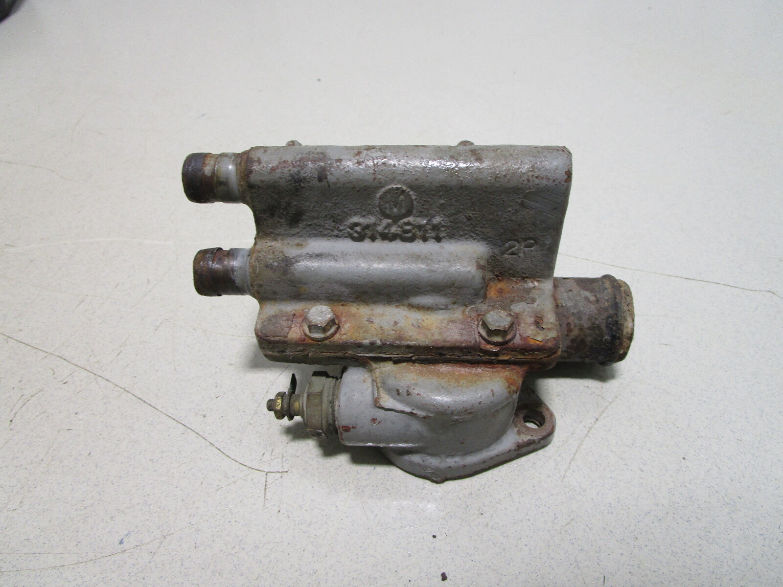 314811 314812 OMC 90HP Stringer Upper and Lower Thermostat Housing