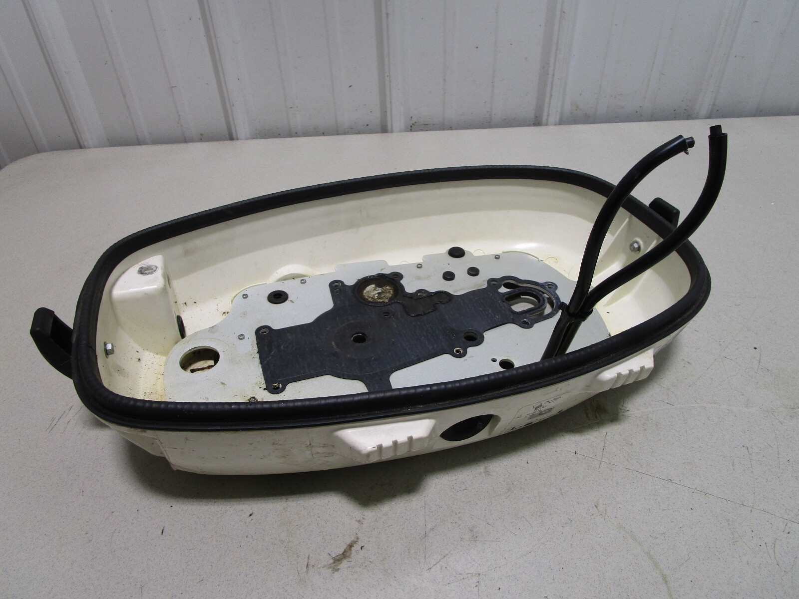 5036552 BRP JOHNSON BOTTOM COWL ENGINE COVER 4-6 Hp 4Stroke