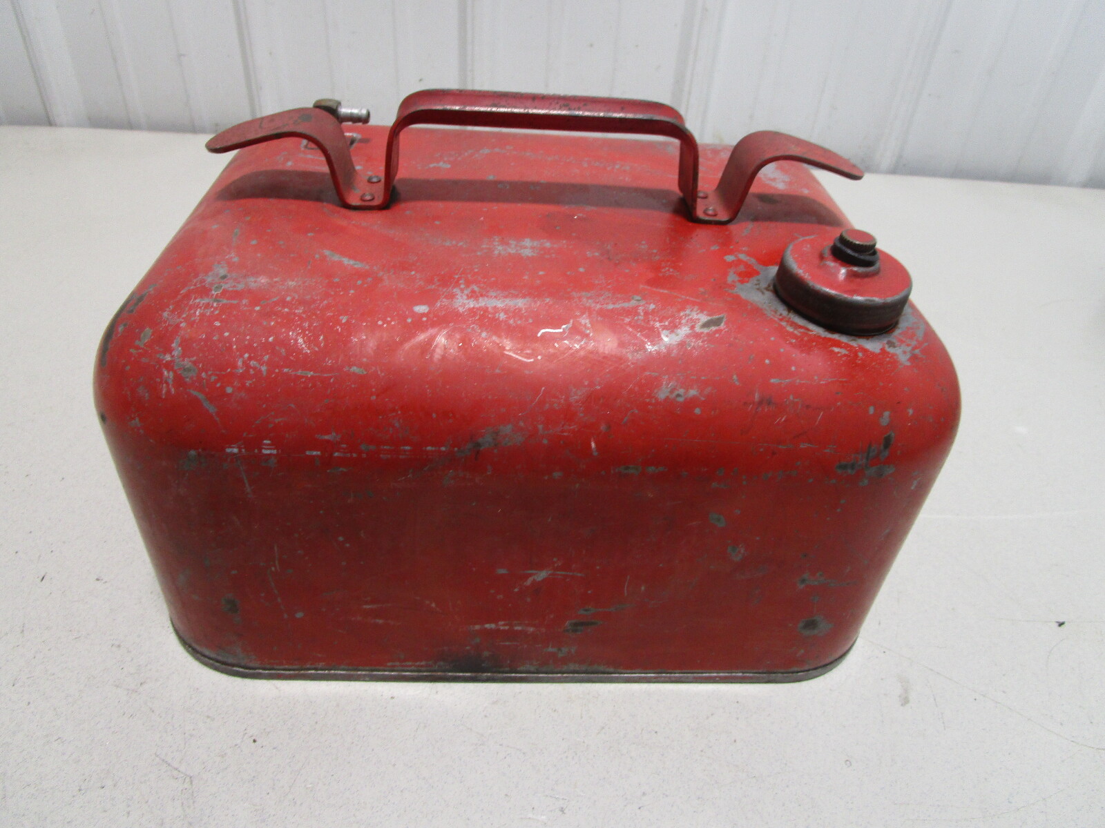 Vintage Outboard Motor Metal Red Remote Portable Marine Fuel Gas Tank 3 Gallons