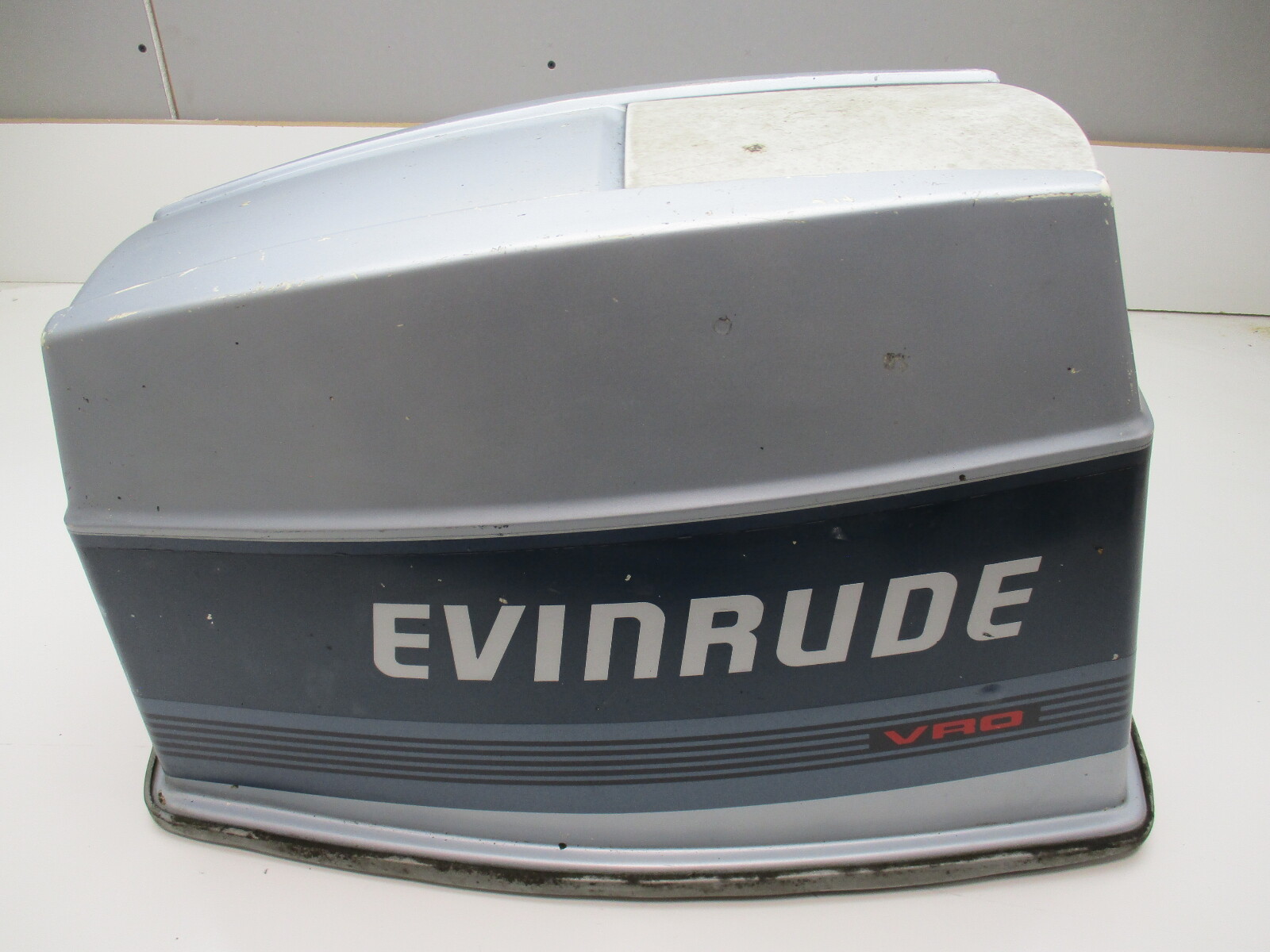 Johnson Evinrude Outboard 70 HP 3 Cyl Motor Cowl Engine Cover Cowling Hood