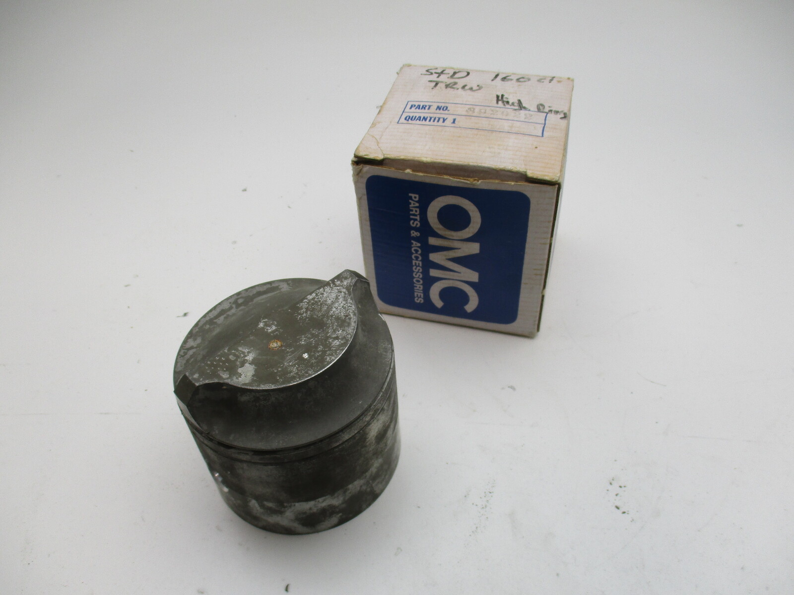 0392022 OMC Evinrude Johnson Outboard Piston OEM NOS