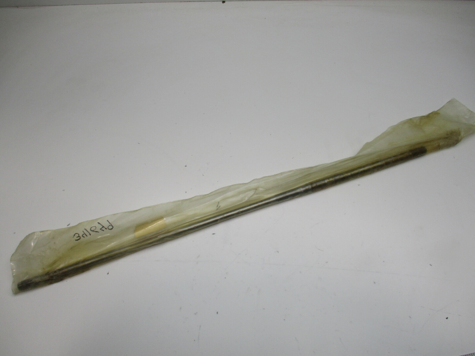 341649 JOHNSON EVINRUDE 25 HP & 28 HP DRIVESHAFT 20 INCH