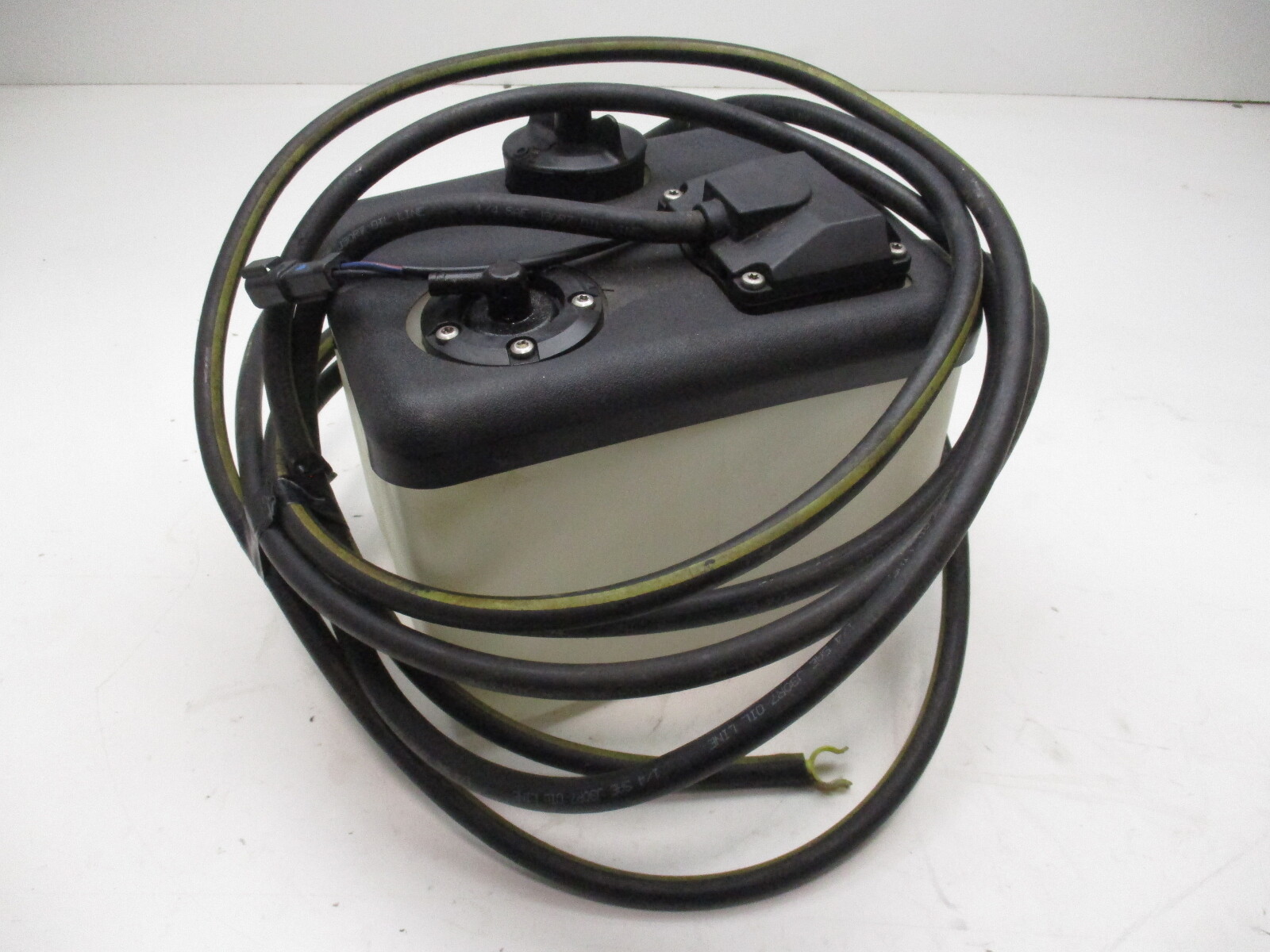 OMC Evinrude Johnson Outboard 1.8 Gallon Remote Oil Tank