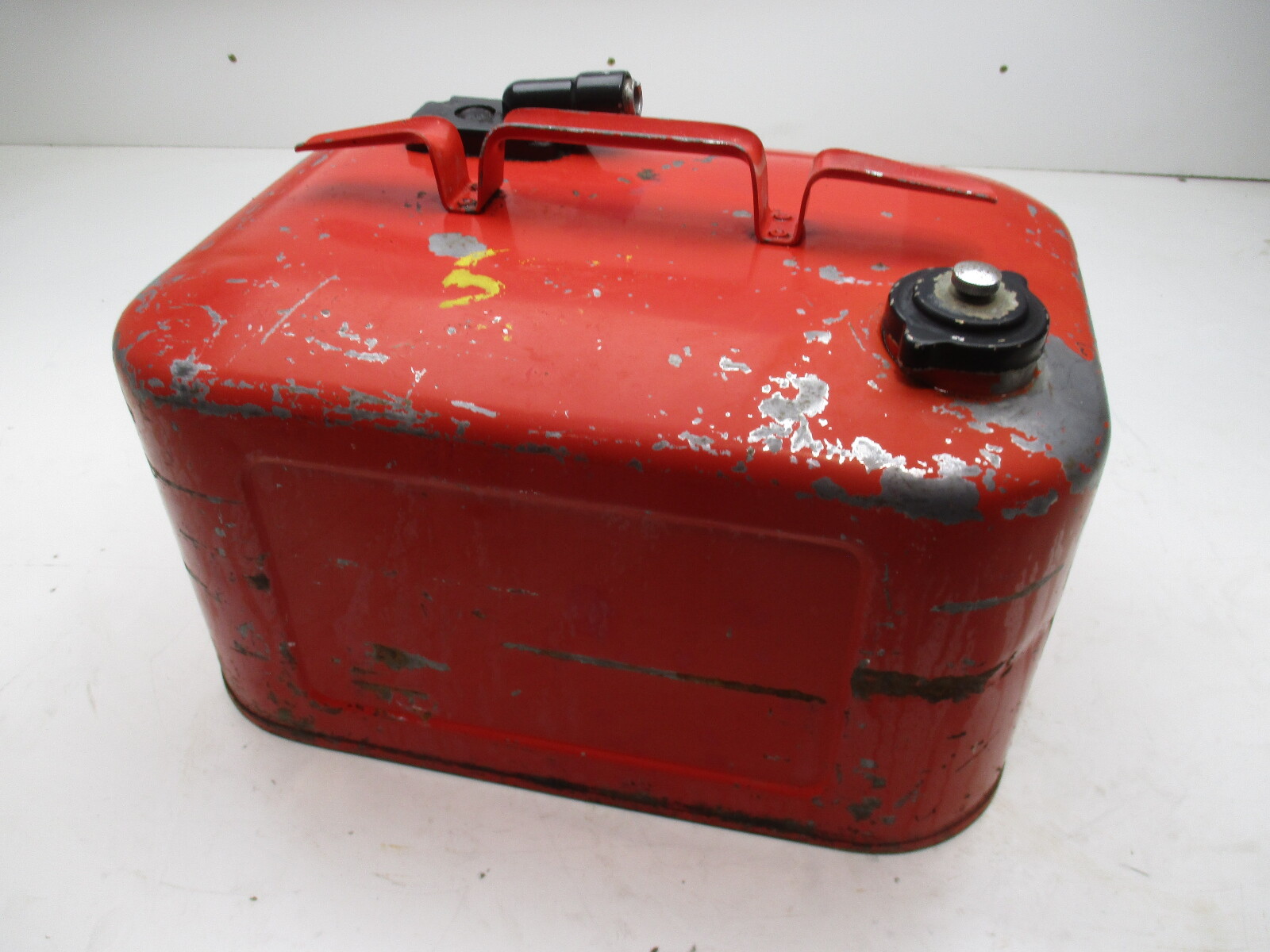 Quicksilver Mercury Mariner Outboard Remote Fuel Gas Tank Can Metal 6 Gallon