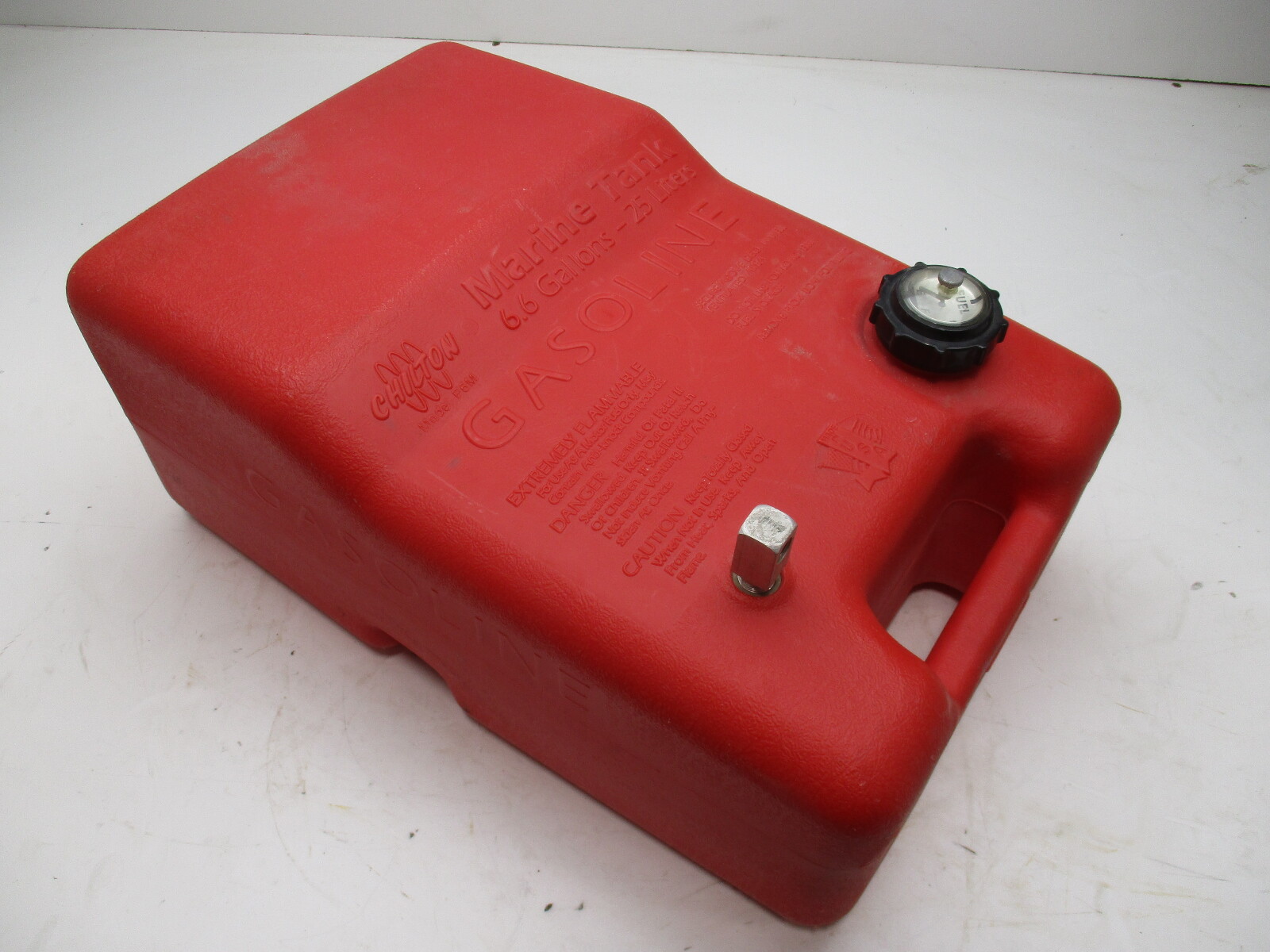 Chilton Outboard Plastic Red Remote Portable Marine Gas Tank 6.6 Gallons