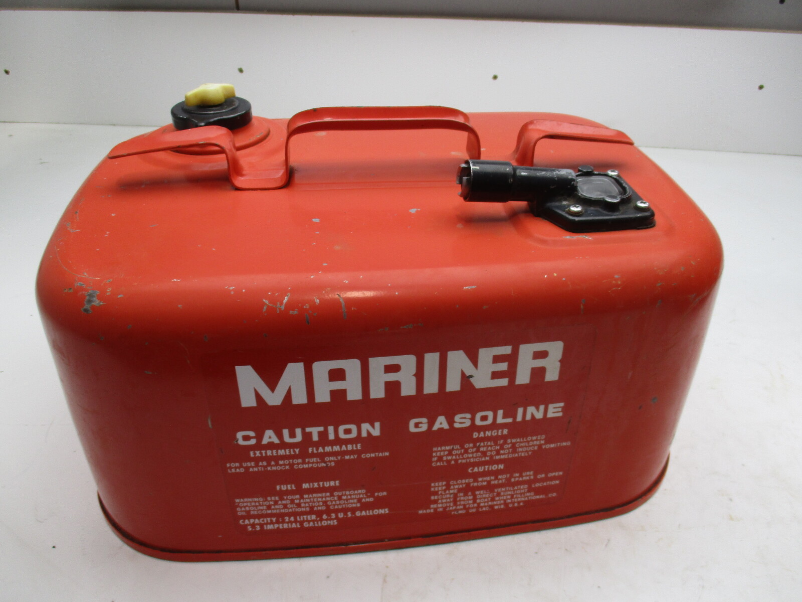 Quicksilver Mercury Mariner Outboard Remote Fuel Gas Tank Can Metal 6 Gallon