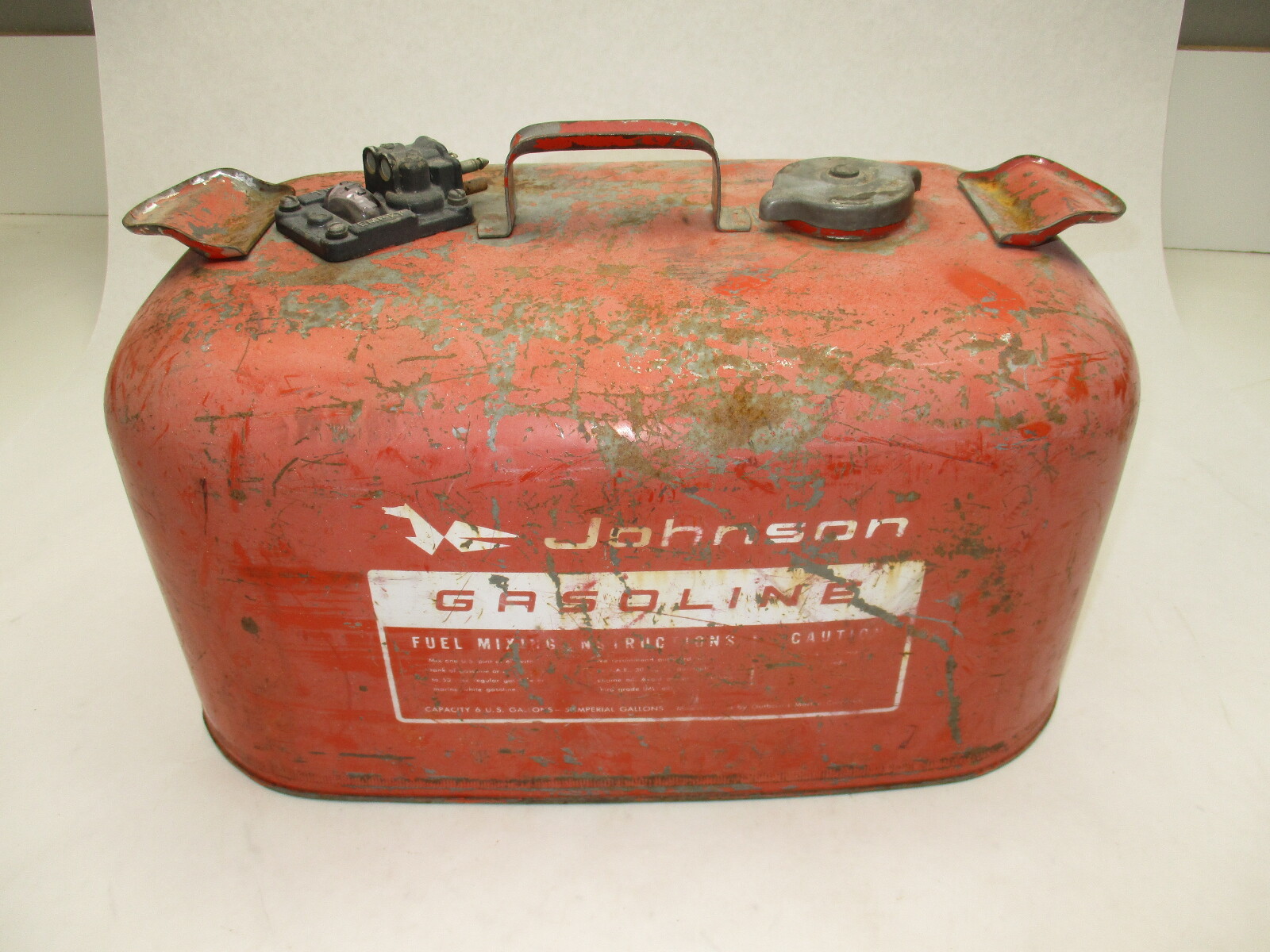 OMC Evinrude Johnson Outboard 6 Gallon Remote Red Metal Gas Tank Fuel Can