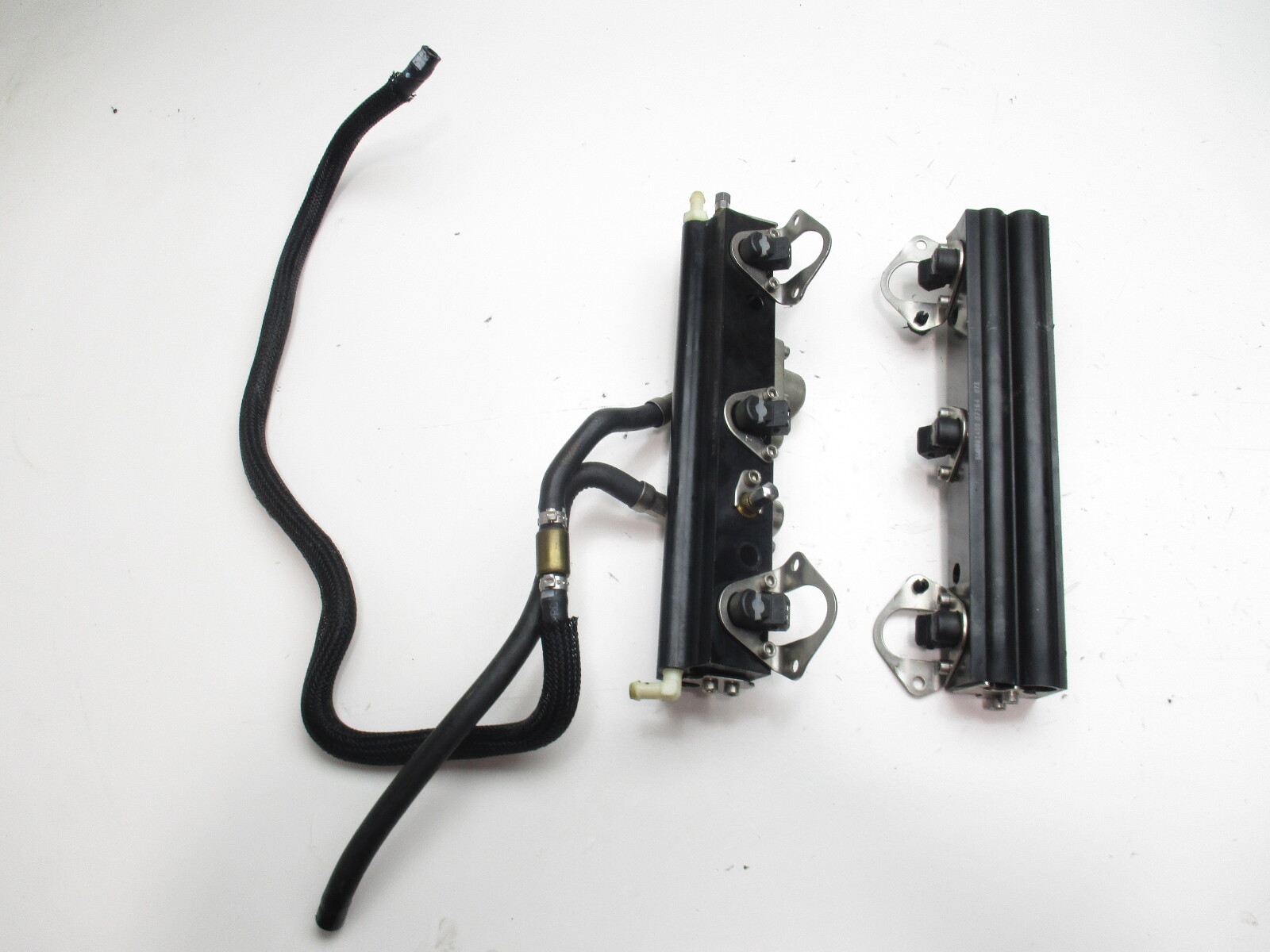 895752T05 Mercury Optimax DFI 150 Hp Outboard Fuel Rail Assembly Pair GBP006964