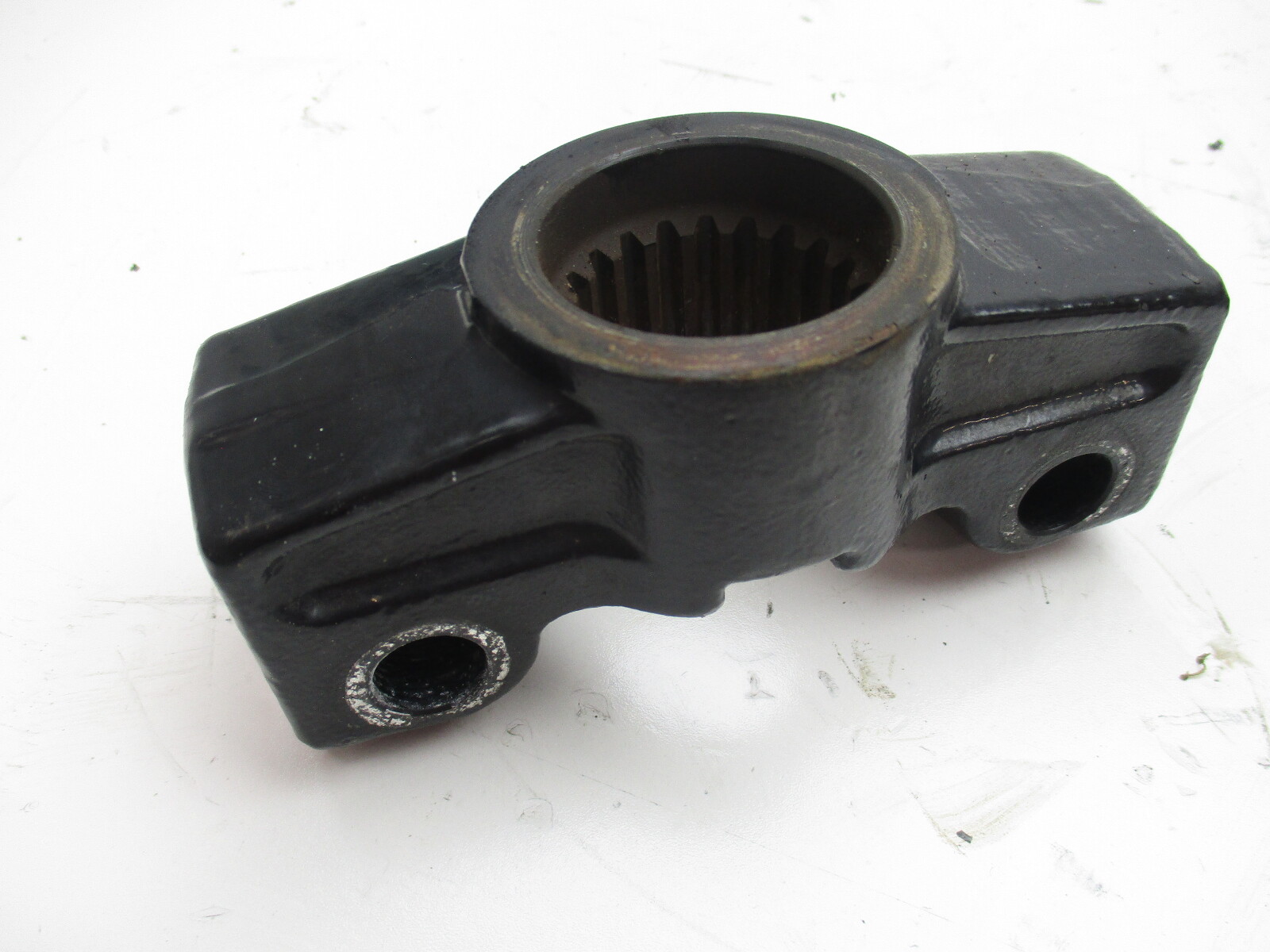 86580A1 Mercury Mariner 135-220 Hp Outboard Bottom Steering Tube Yoke