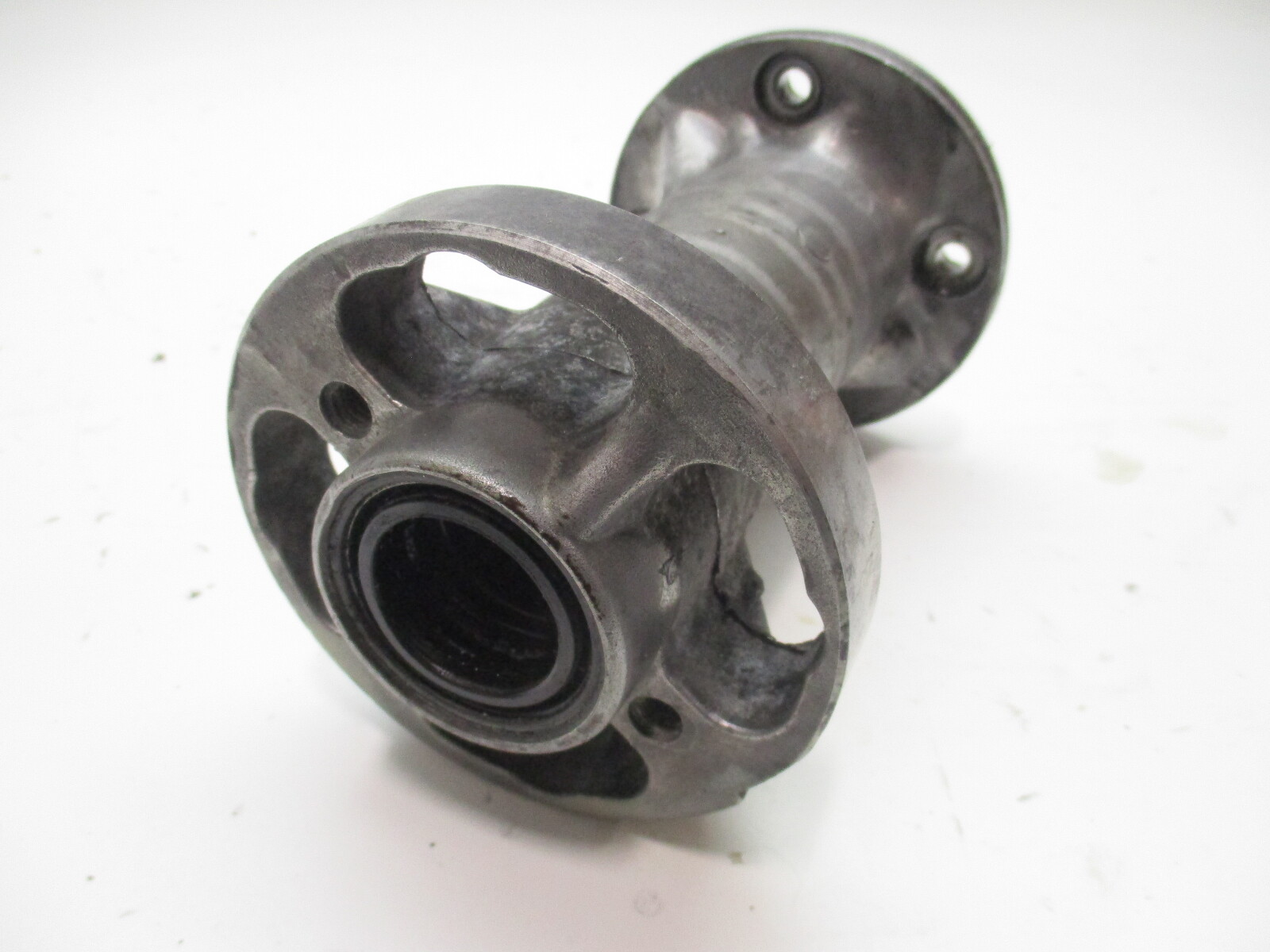 0384523 316477 Propshaft Bearing Carrier Housing Evinrude Johnson OMC Sterndrive