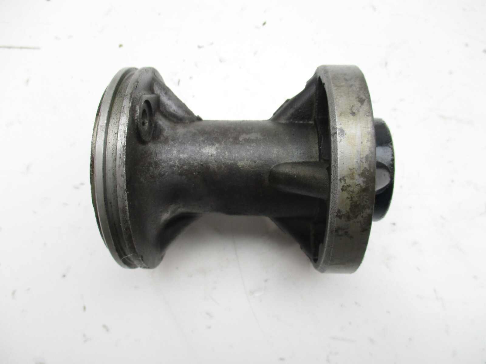 433428 Johnson Evinrude Propshaft  Bearing Carrier 18 20 25 30 35 HP