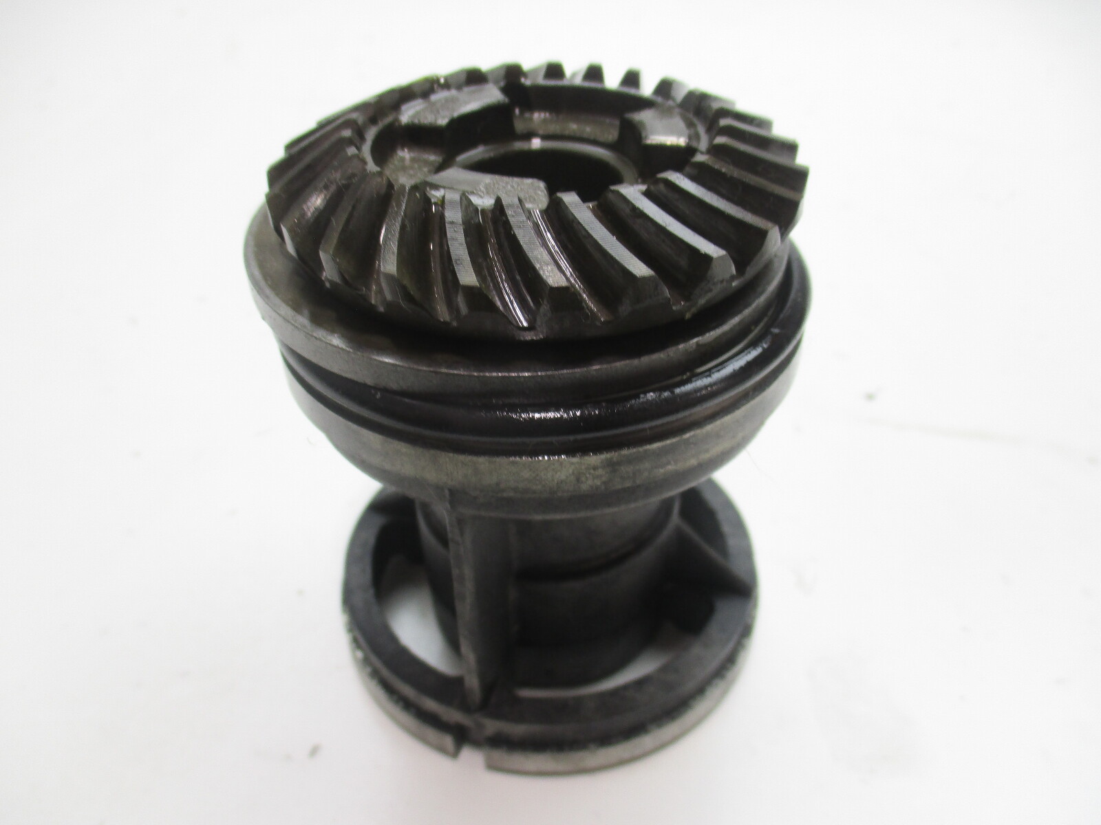 84811M 84810M Bearing Carrier & Reverse Gear Mariner 20 25 30 Hp 2 Cyl Outboard