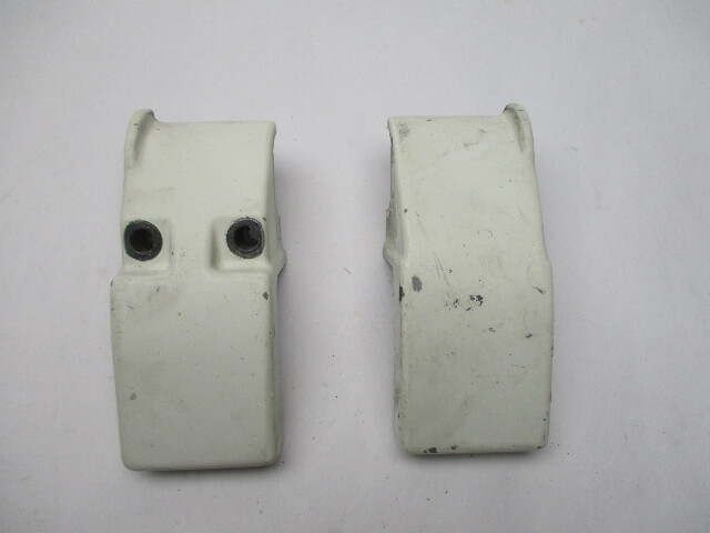 324596 324597 Johnson Evinrude OMC Port & STBD Lower Mounts 4-8 Hp 0324597